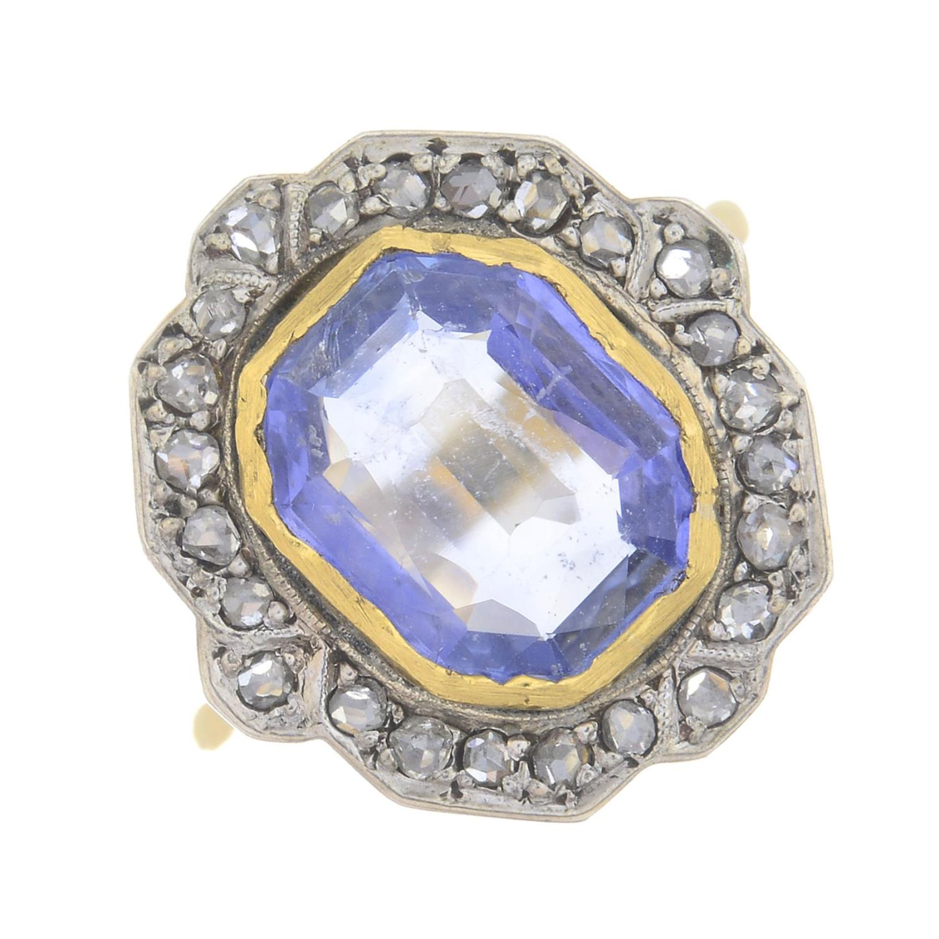 An early 20th century 18ct gold sapphire and rose-cut diamond cluster ring.Calculated sapphire - Bild 5 aus 5