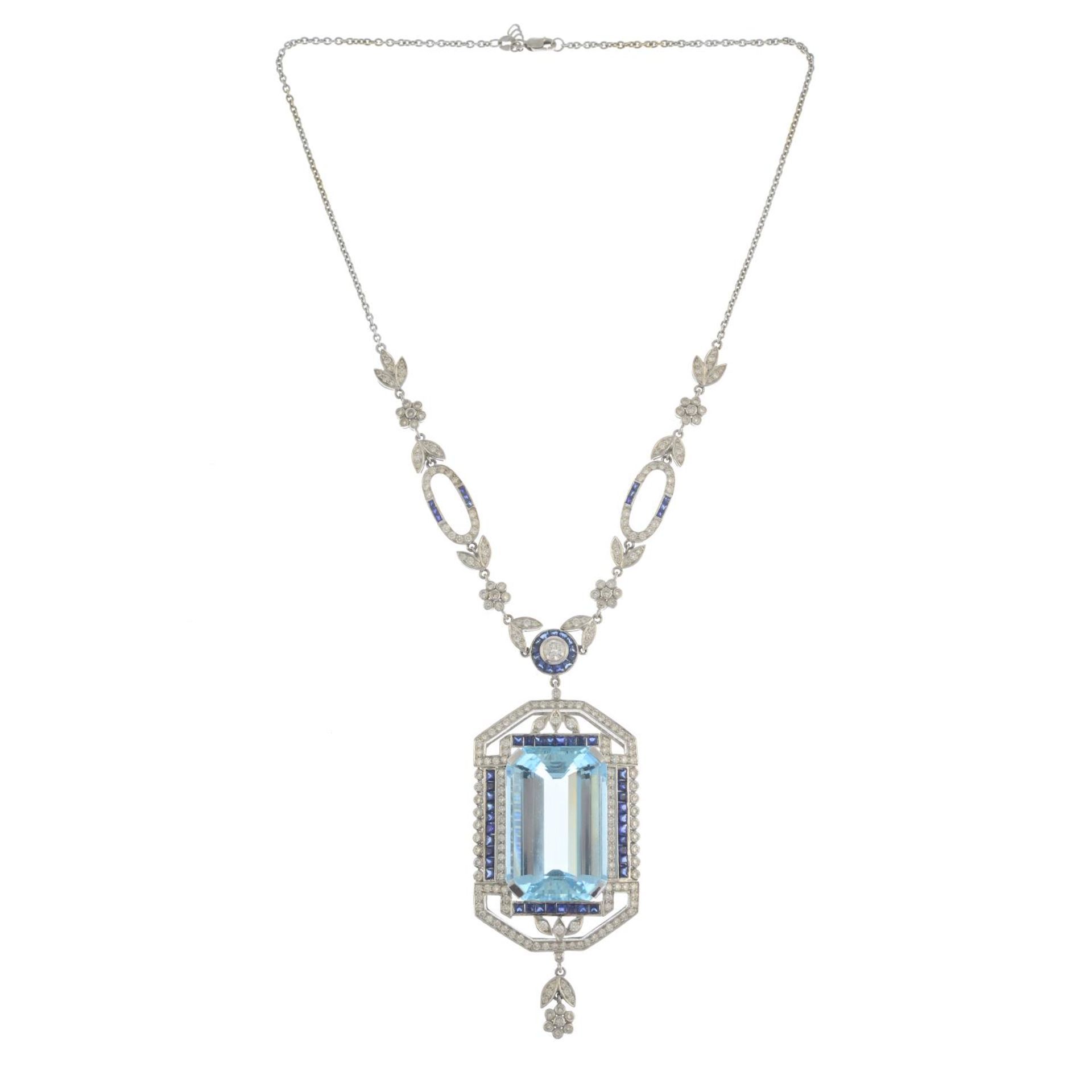 An aquamarine, sapphire and brilliant-cut diamond necklace.Aquamarine calculated weight 63.6cts, - Bild 2 aus 5