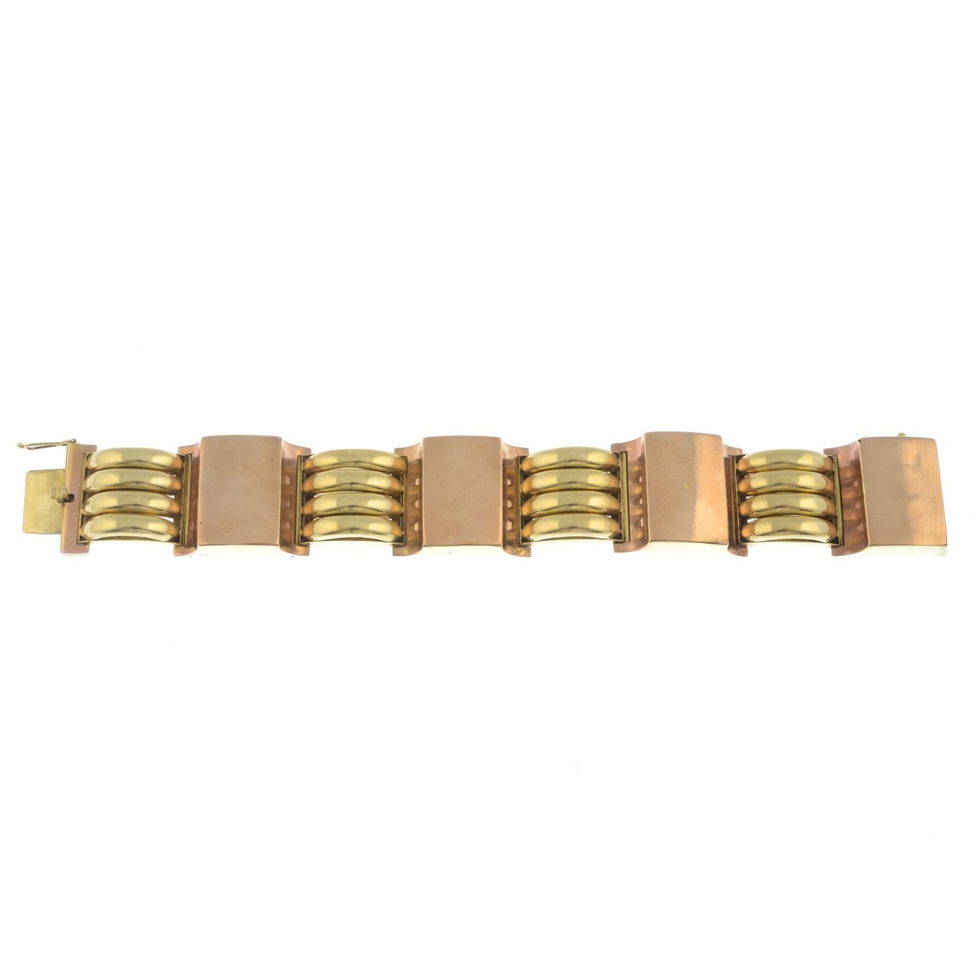 A mid 20th century 14ct gold bi-colour tank bracelet. - Bild 2 aus 4