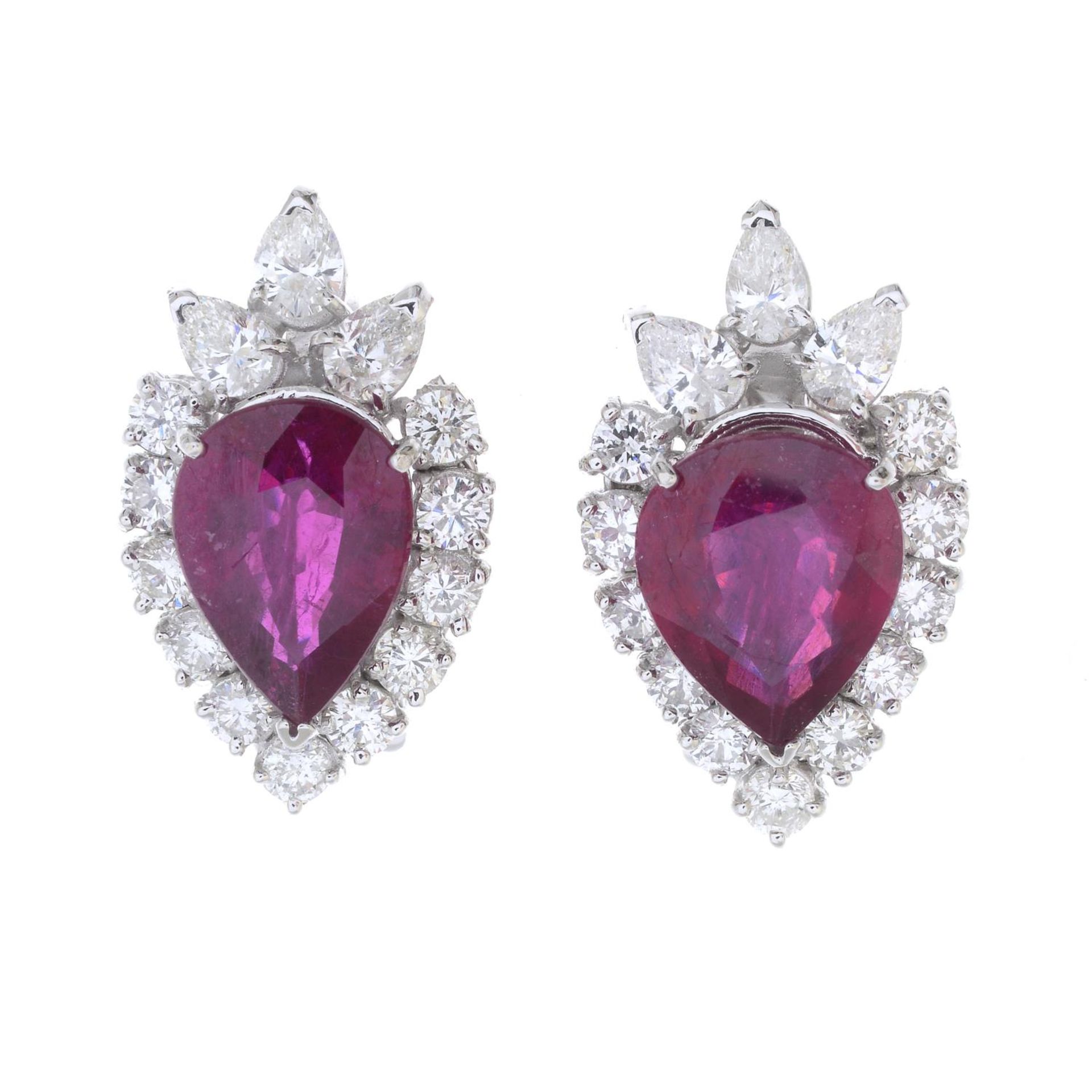 A pair of ruby and vari-cut diamond cluster earrings. - Bild 4 aus 4