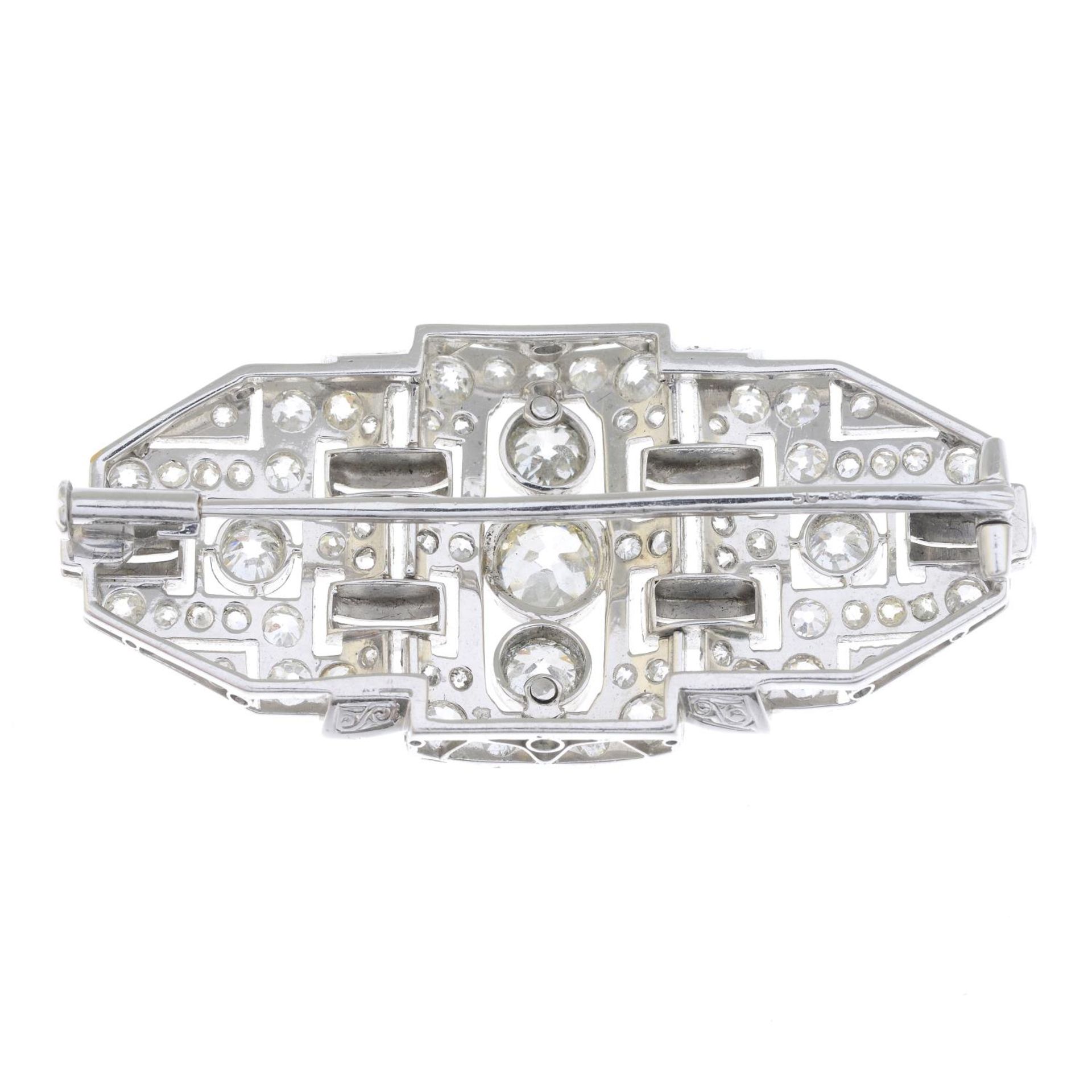 An old-cut diamond geometric brooch.Estimated total diamond weight 4.10ts, - Bild 2 aus 4