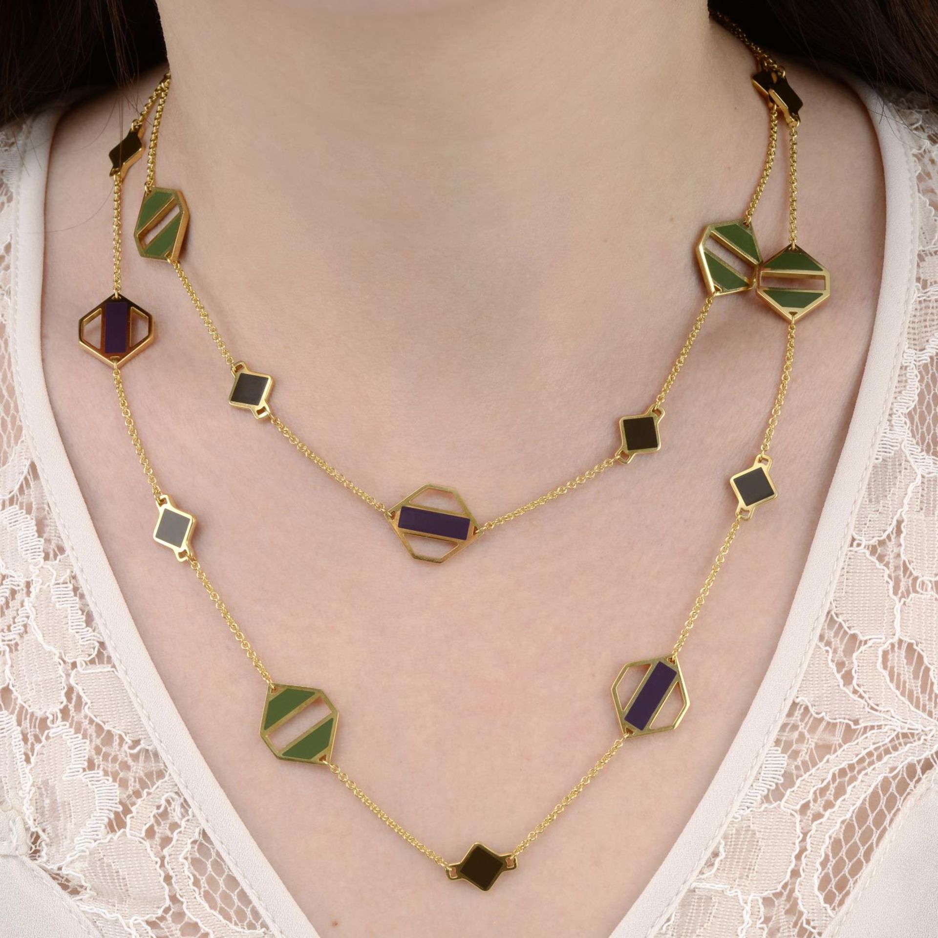 A purple, green and brown enamel 'Zellige' necklace, by Tiffany & Co.Stamped 750. - Bild 3 aus 5