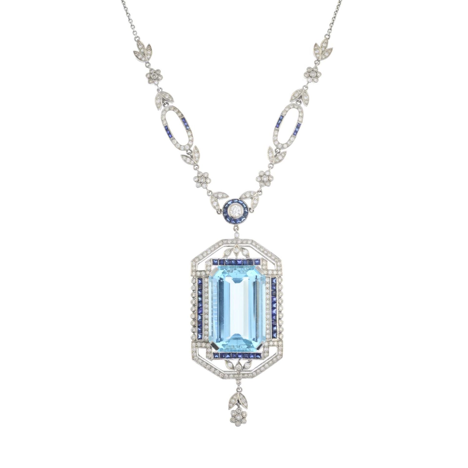 An aquamarine, sapphire and brilliant-cut diamond necklace.Aquamarine calculated weight 63.6cts, - Bild 5 aus 5