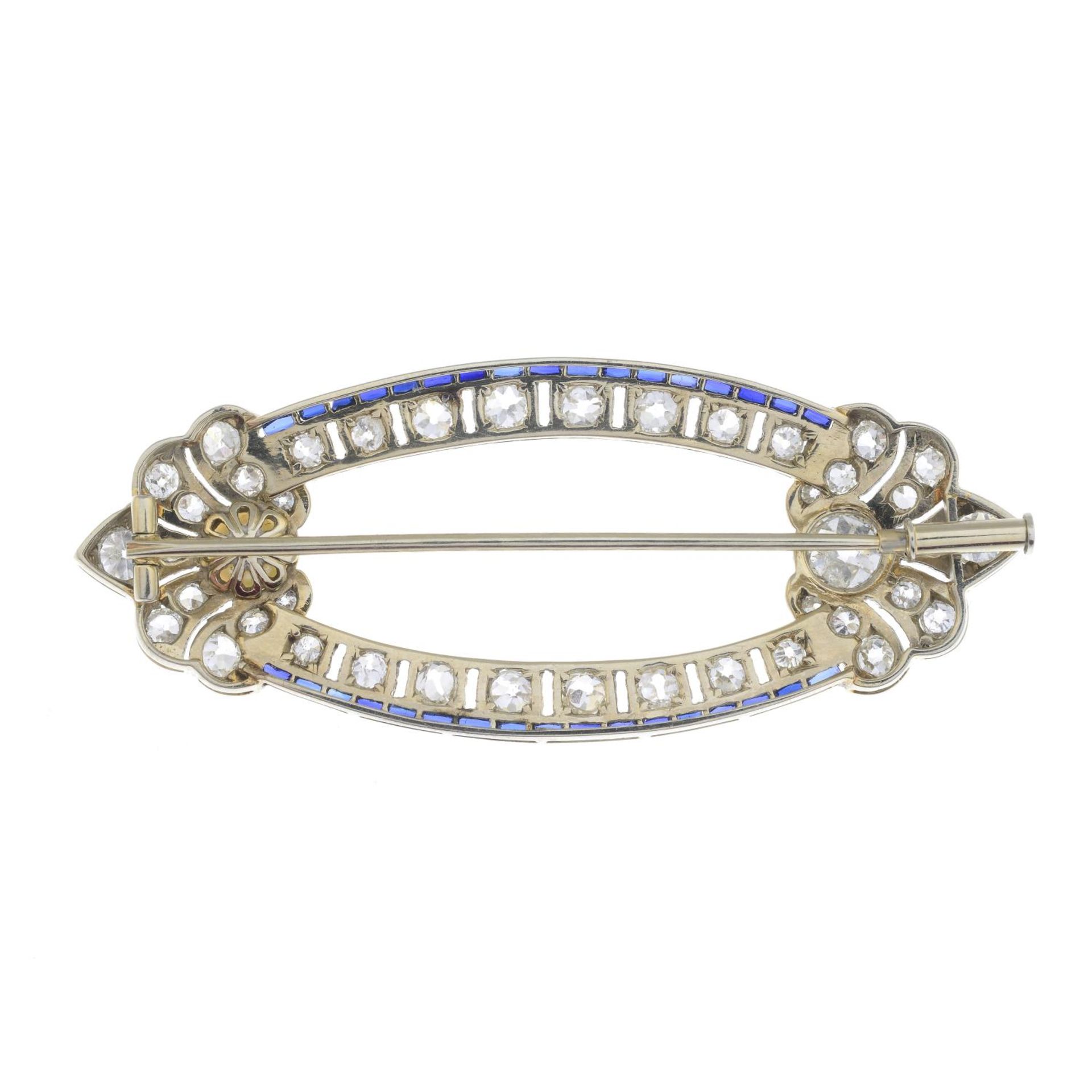 A mid 20th century gold old-cut diamond, pearl and calibre-cut sapphire brooch. - Bild 2 aus 5