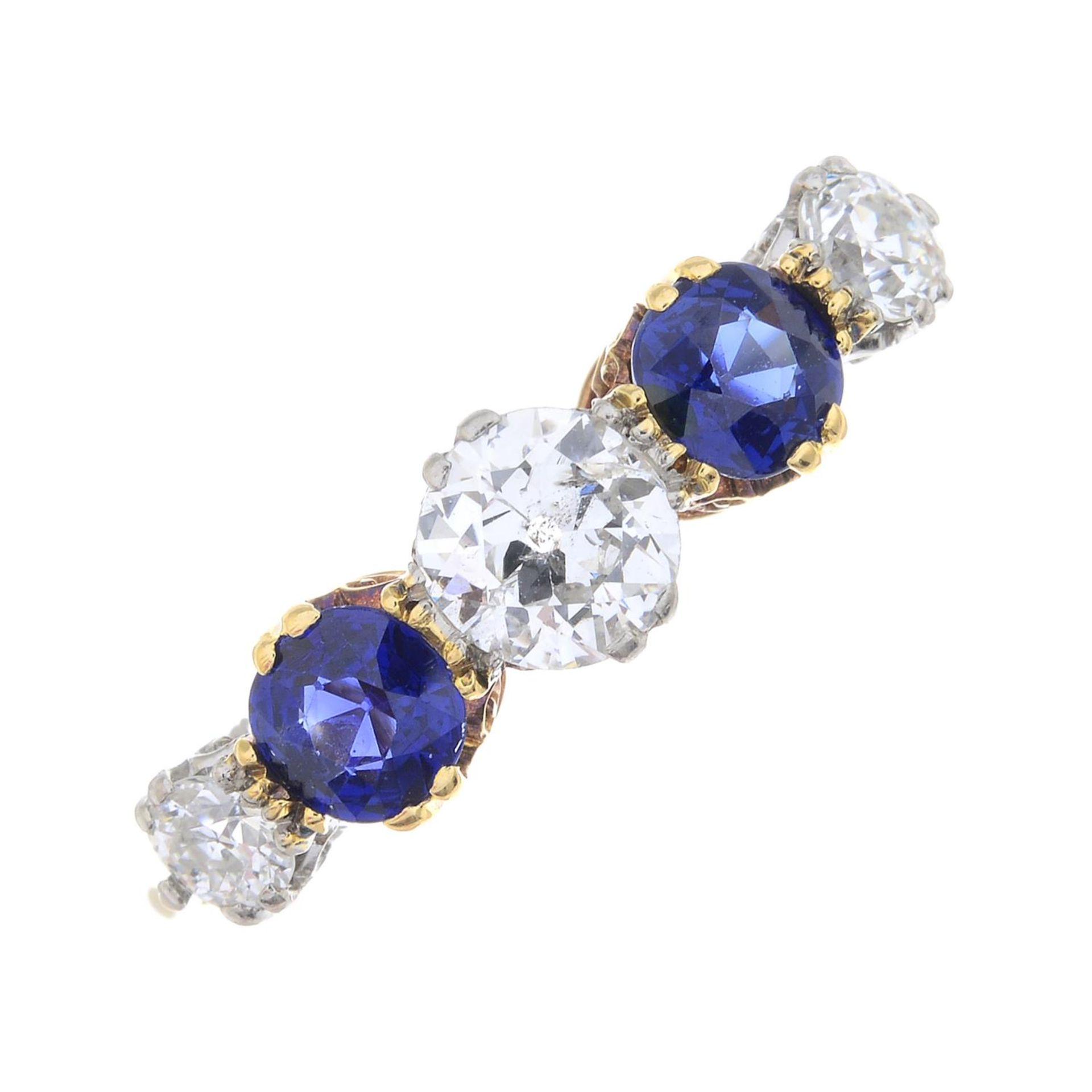 An Edwardian 18ct gold no heat sapphire and old-cut diamond five-stone ring. - Bild 5 aus 5