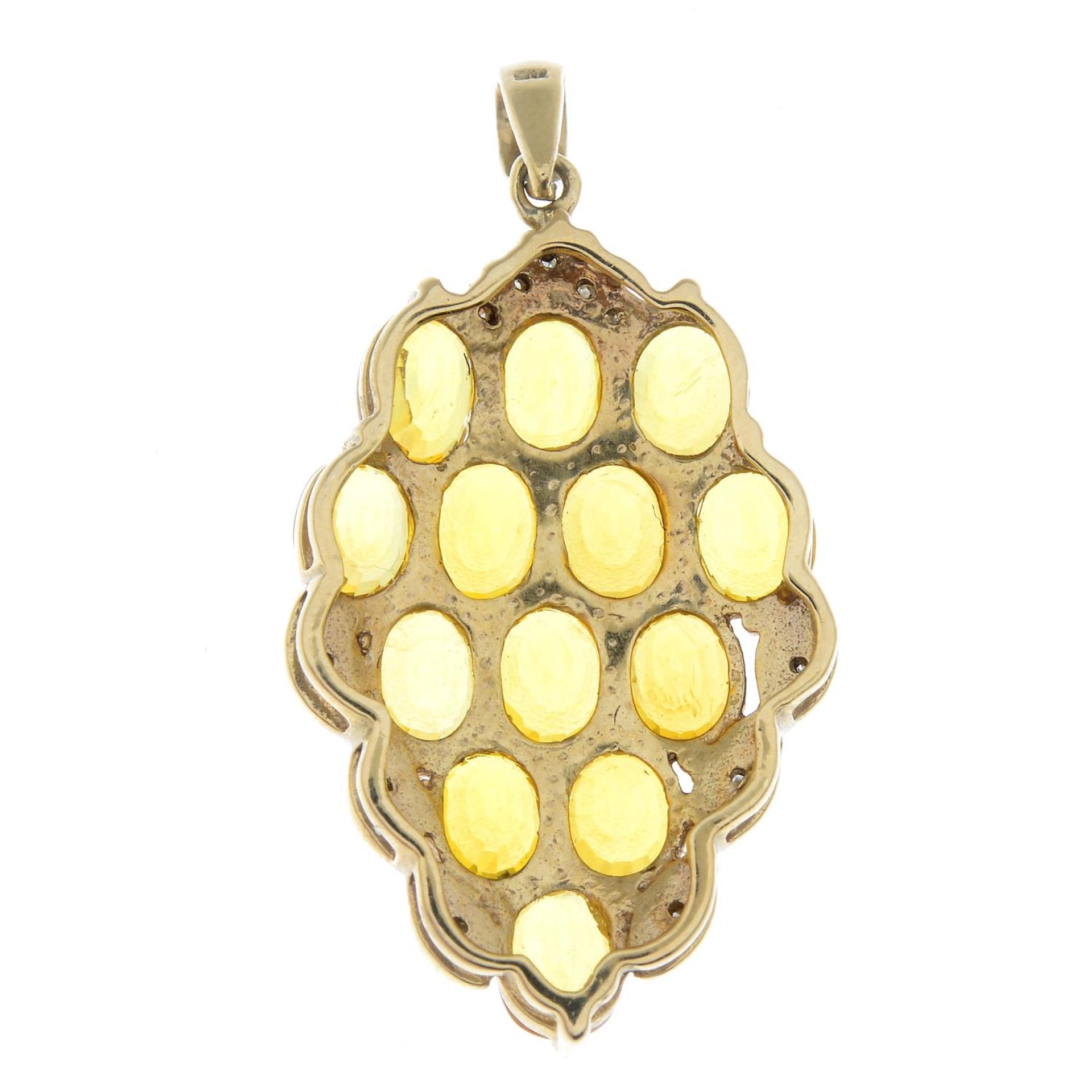 A 9ct gold yellow sapphire and single-cut diamond pendant.Hallmarks for 9ct gold. - Bild 2 aus 2