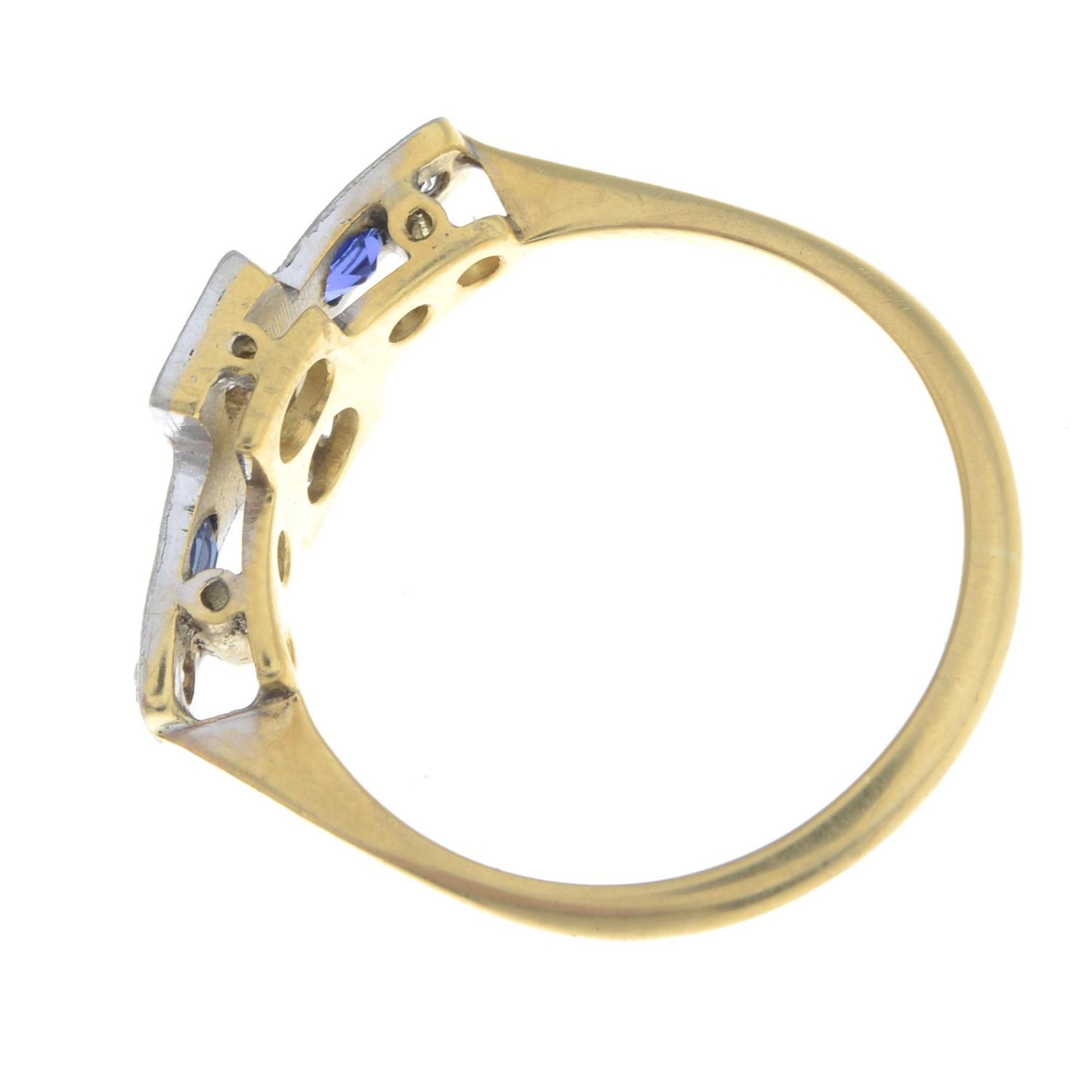 An early 20th century 18ct gold and platinum diamond and sapphire dress ring.Estimated total - Bild 2 aus 2