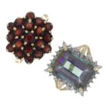 9ct gold garnet cluster ring, hallmarks for 9ct gold, ring size W, 5gms.