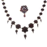 Mid Victorian garnet necklace, length 39cms, 23.4gms.