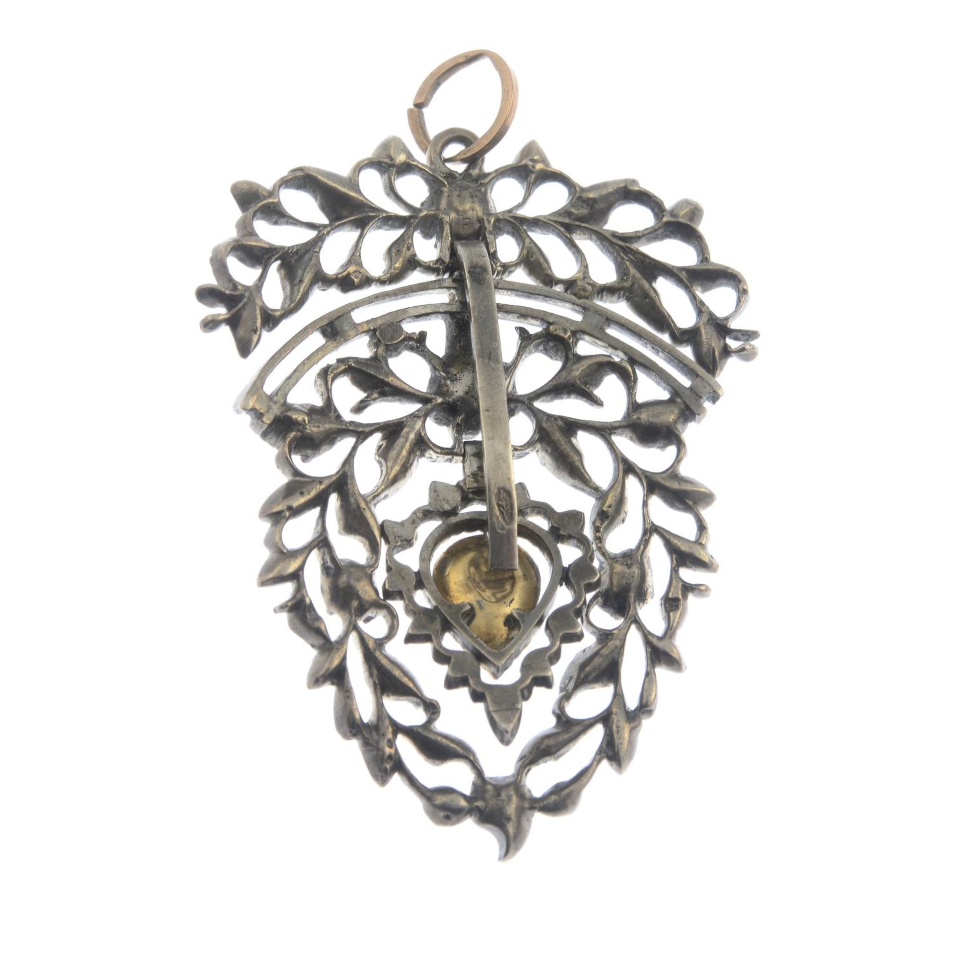 A 19th century silver and gold rose-cut diamond pendant, with 9ct gold chain. - Bild 2 aus 2