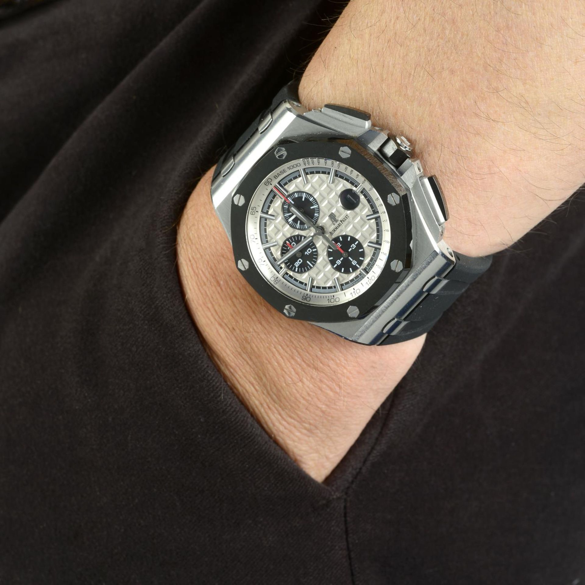 AUDEMARS PIGUET - a gentleman's Royal Oak Offshore chronograph wrist watch. - Bild 3 aus 4