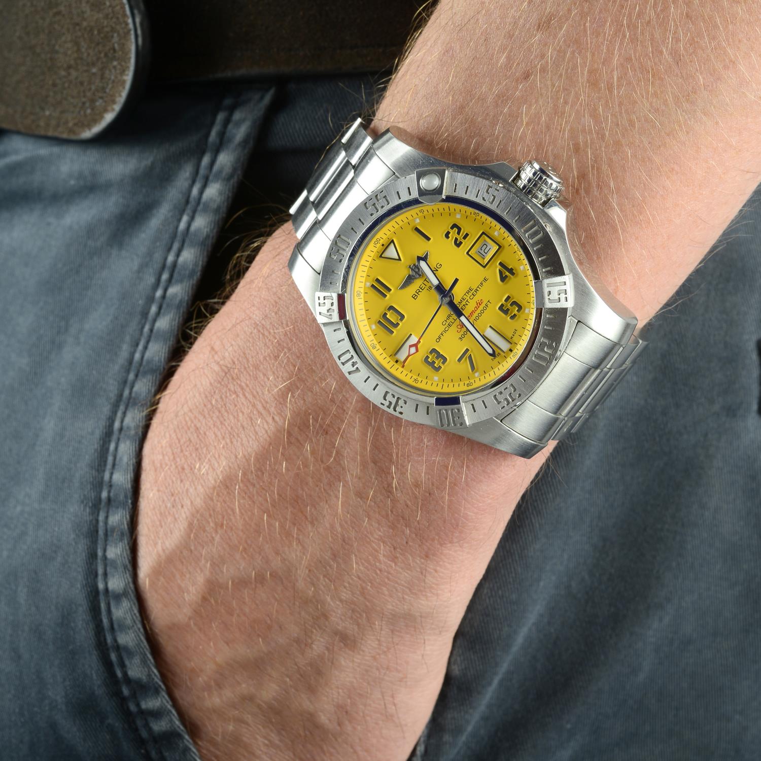 BREITLING - a gentleman's Avenger II Seawolf bracelet watch. - Image 3 of 3