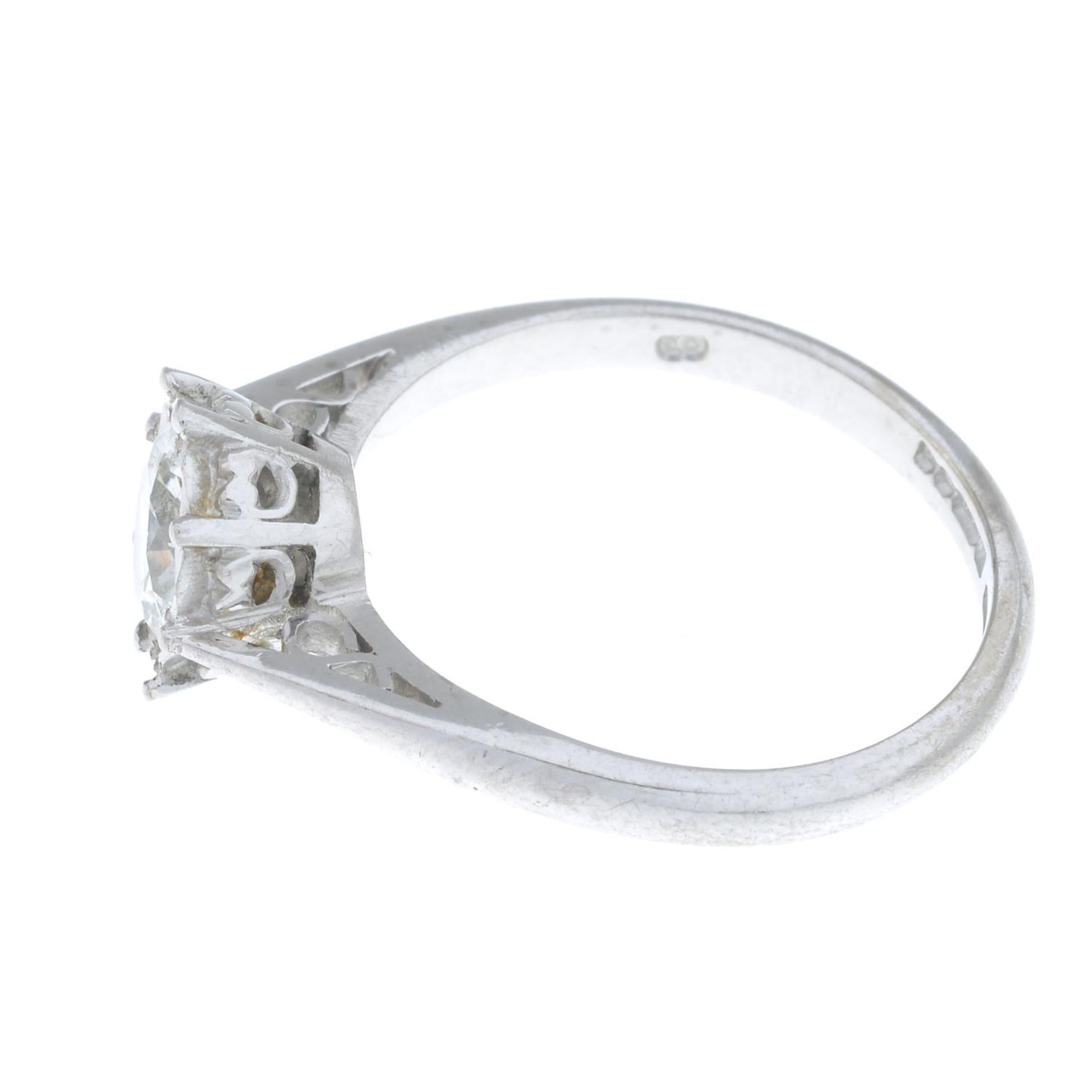 An 18ct gold brilliant-cut diamond single-stone ring.Diamond weight 0.85ct, - Bild 3 aus 3