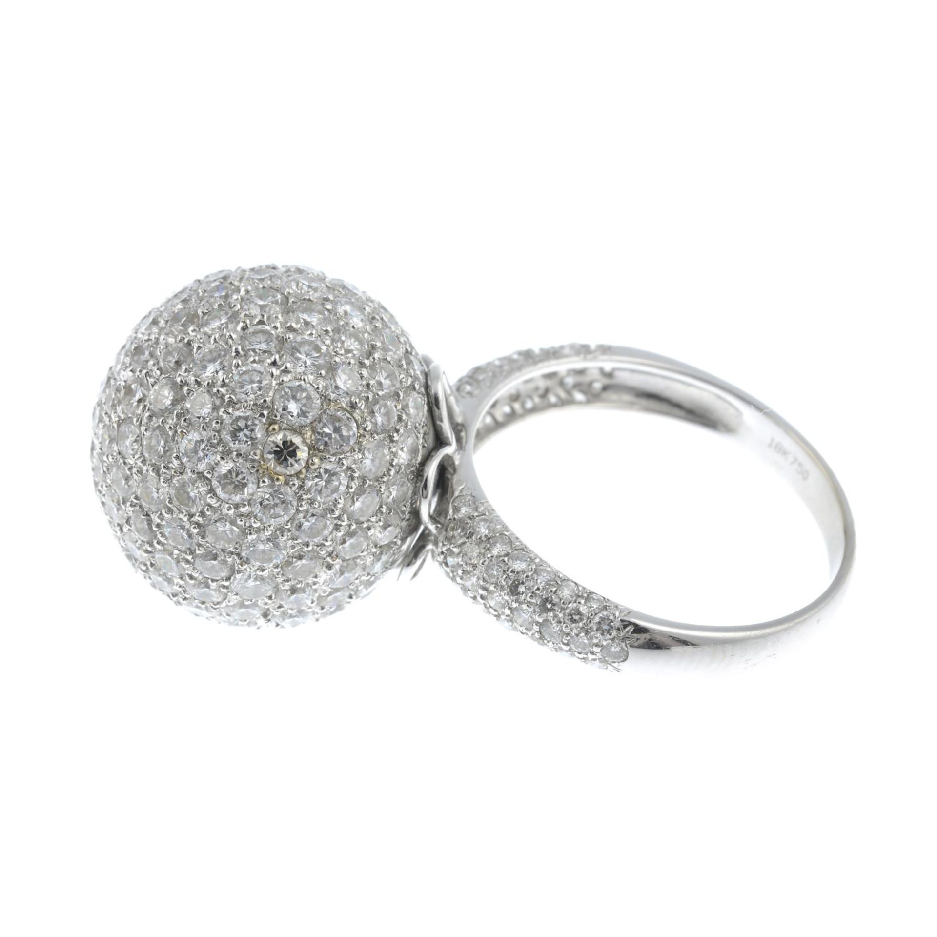 A dress ring, designed as brilliant-cut diamond rotating sphere, - Bild 3 aus 3