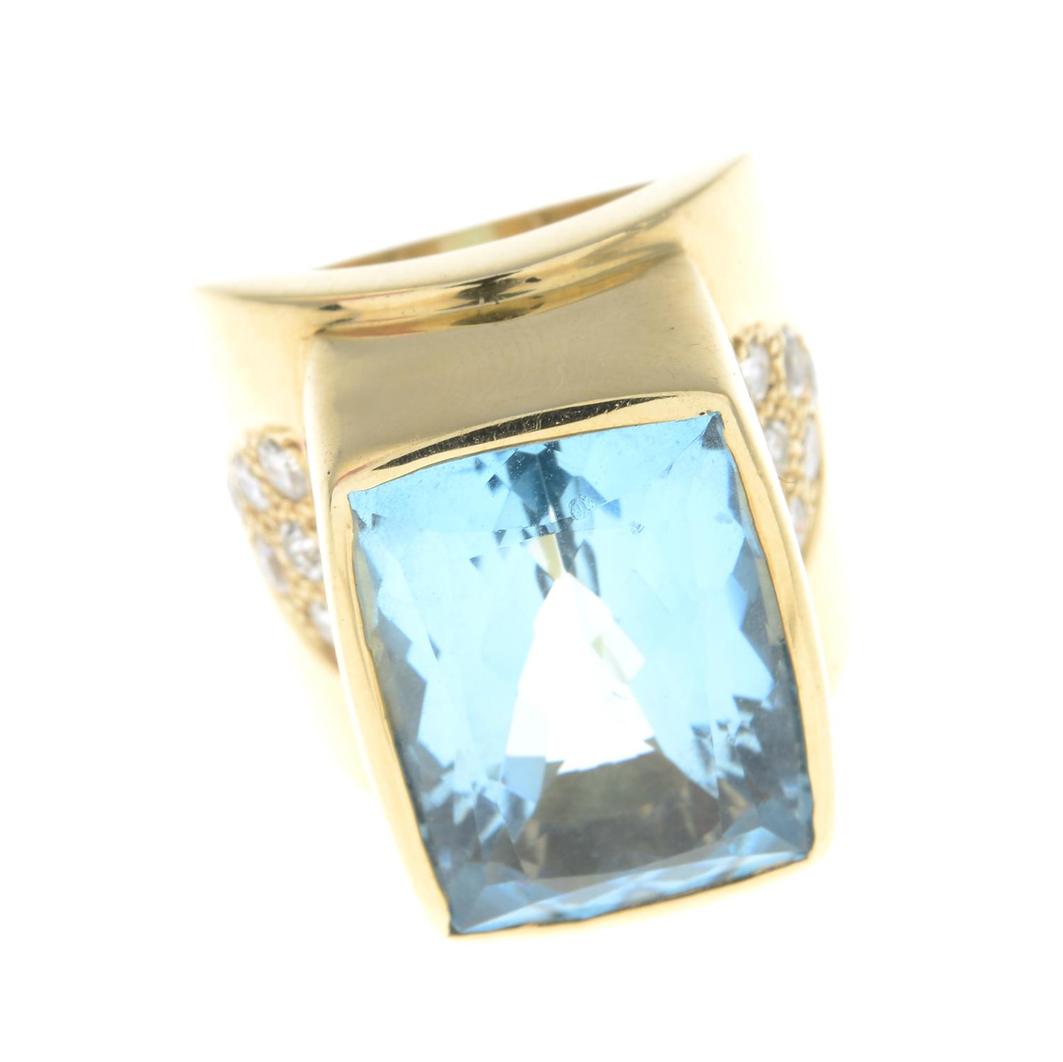 An aquamarine and vari-cut diamond dress ring.Aquamarine calculated weight 11.53cts, - Image 2 of 3