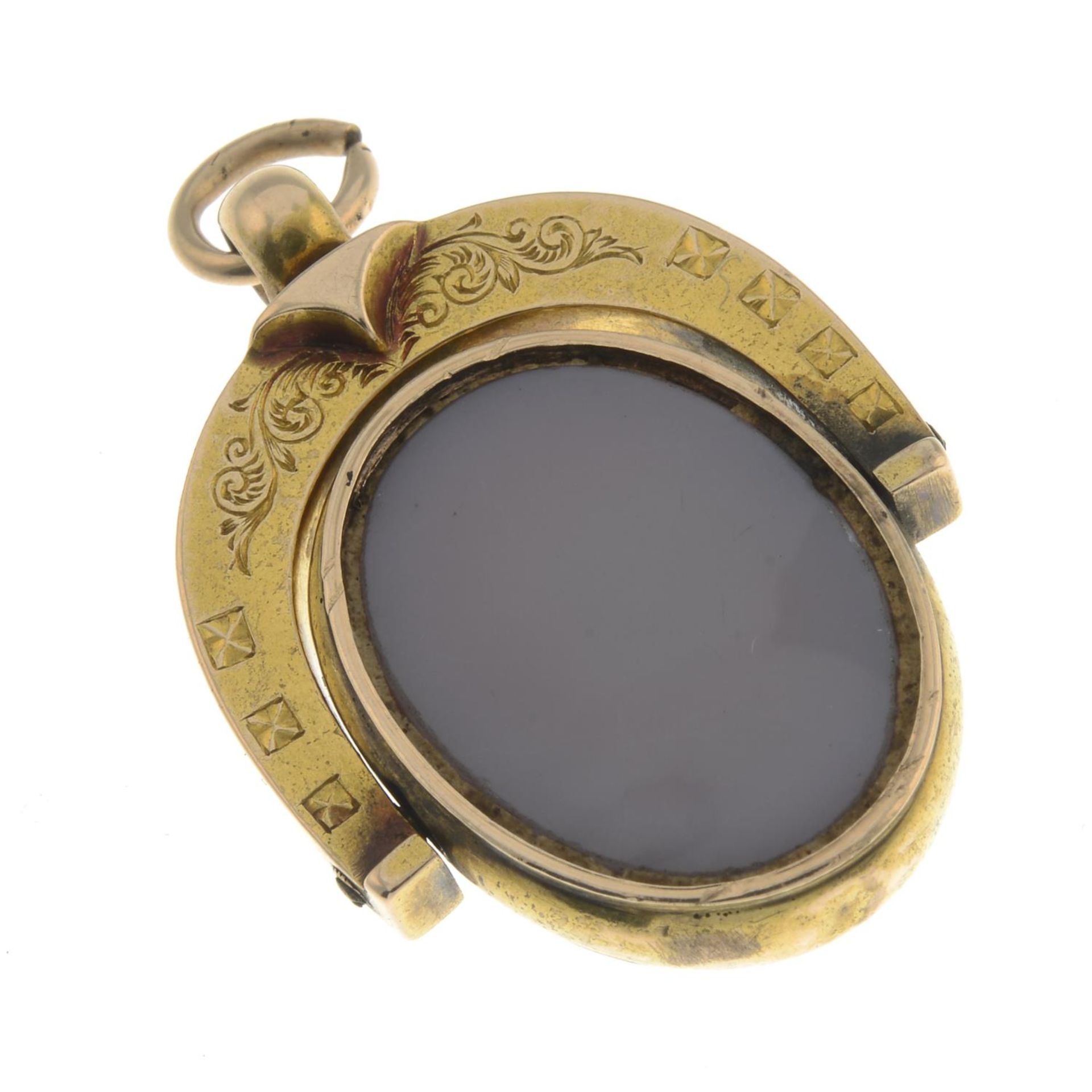 An early 20th century gold bloodstone and chalcedony swivel fob.Length 4.2cms. - Bild 2 aus 2