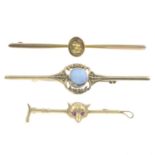 9ct gold opal bar brooch, hallmarks for 9ct gold, length 6.5cms, 3.9gms.