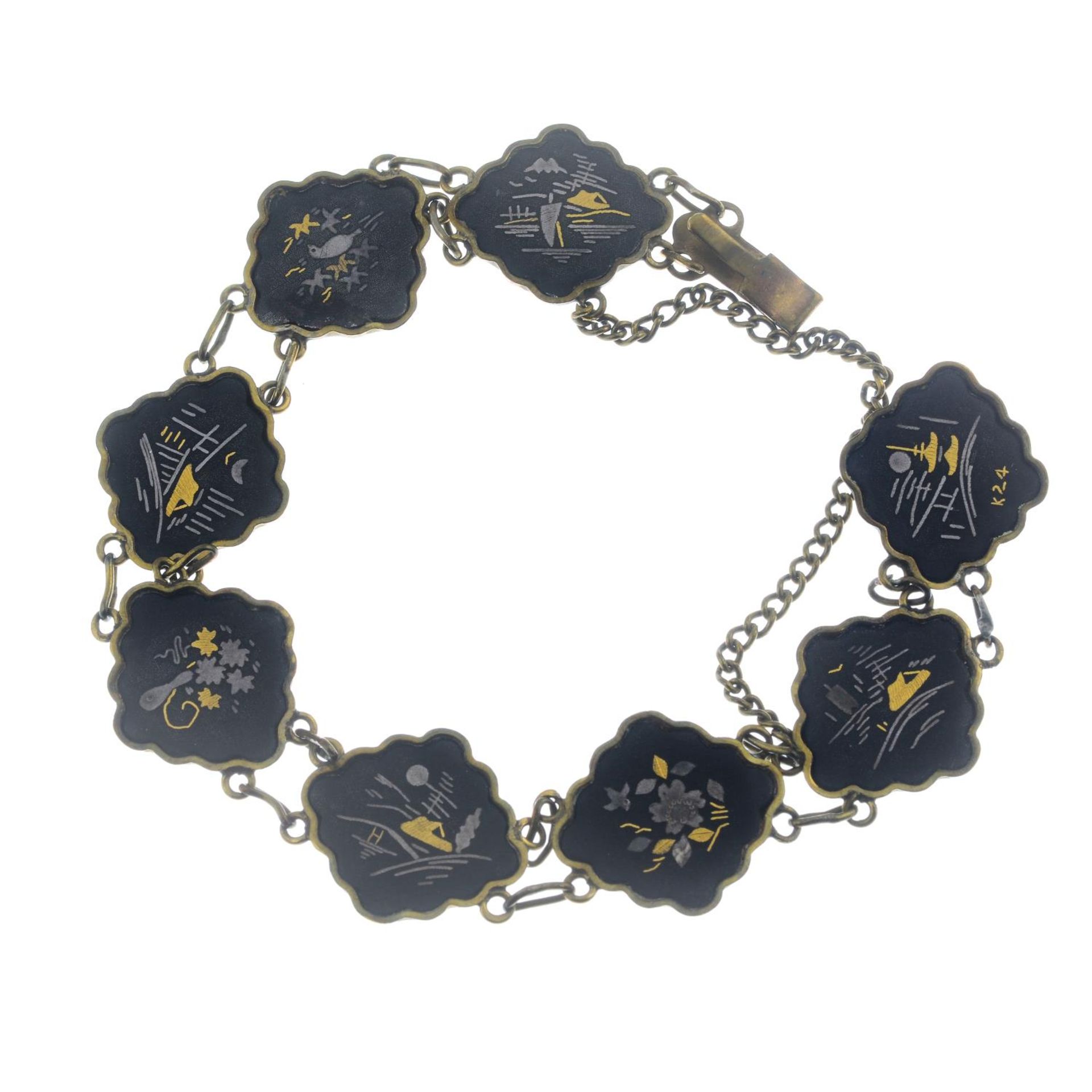 A mid 20th century Shakudo bracelet.Length 15cms. - Bild 2 aus 3