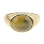 A 9ct gold cat's-eye gem single-stone ring.Hallmarks for 9ct gold.