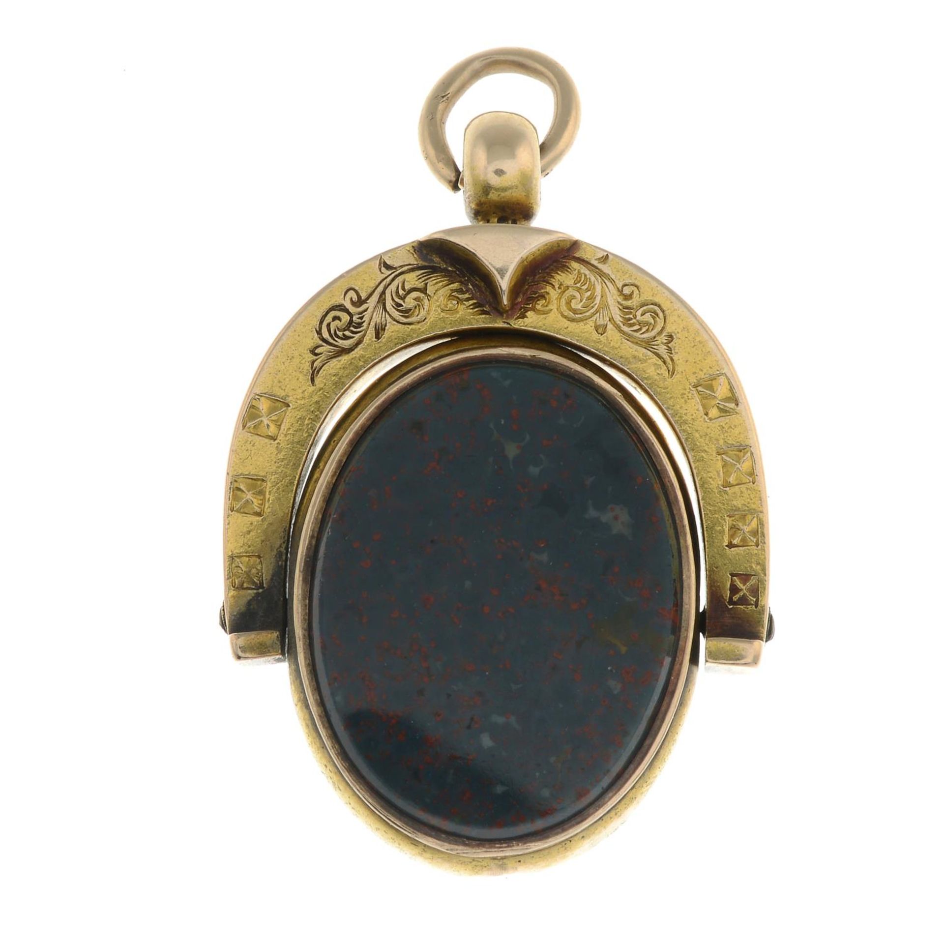 An early 20th century gold bloodstone and chalcedony swivel fob.Length 4.2cms.