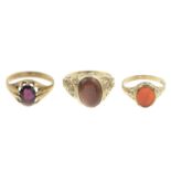 9ct gold carnelian signet ring, hallmarks for 9ct gold, ring size P, 2.9gms.