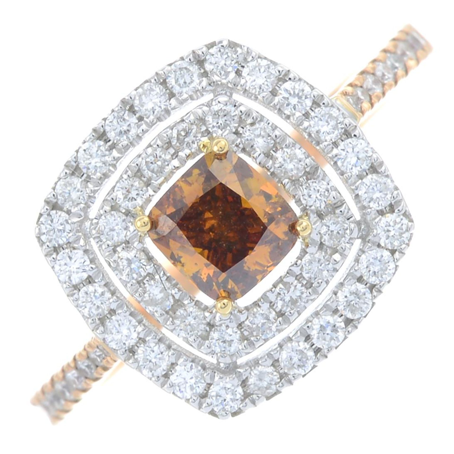 A bi-colour 18ct gold 'orangey brown' diamond and diamond dress ring.Principal diamond weight - Bild 2 aus 5