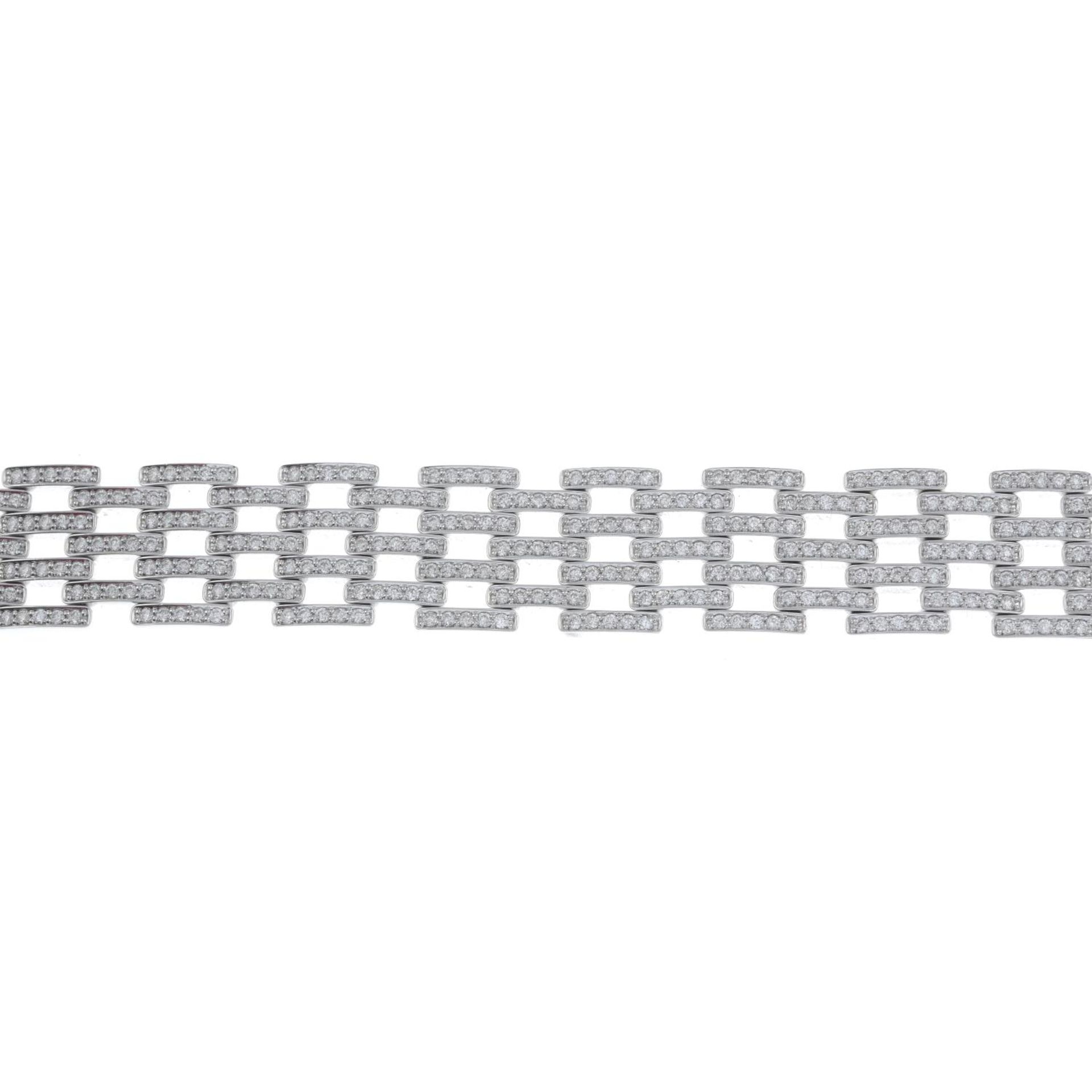 An 18ct gold pave-set diamond brick-link bracelet.Estimated total diamond weight 6cts, - Bild 2 aus 4