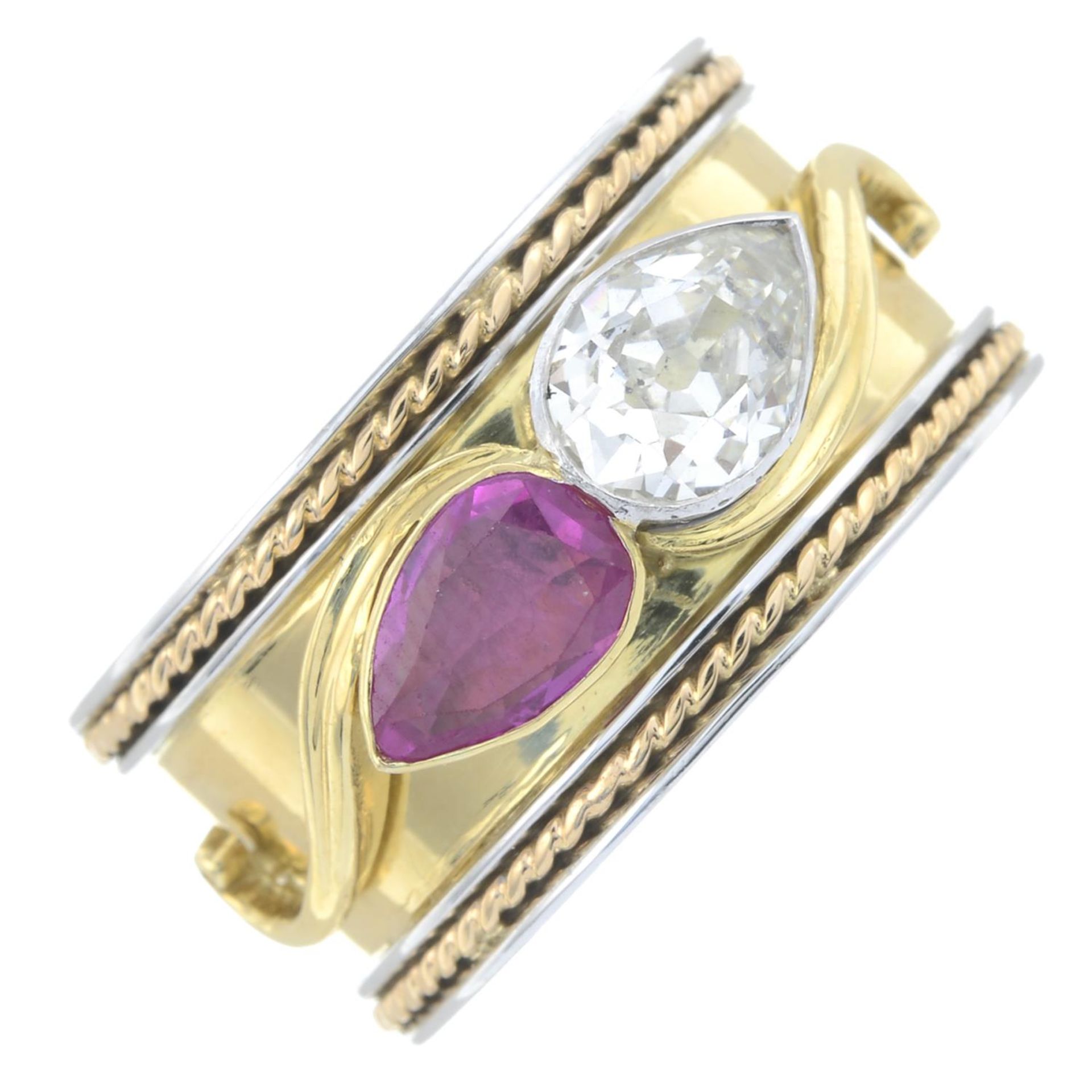 An 18ct gold bi-colour band ring, with pear-shape old-cut diamond and ruby highlights. - Bild 2 aus 5