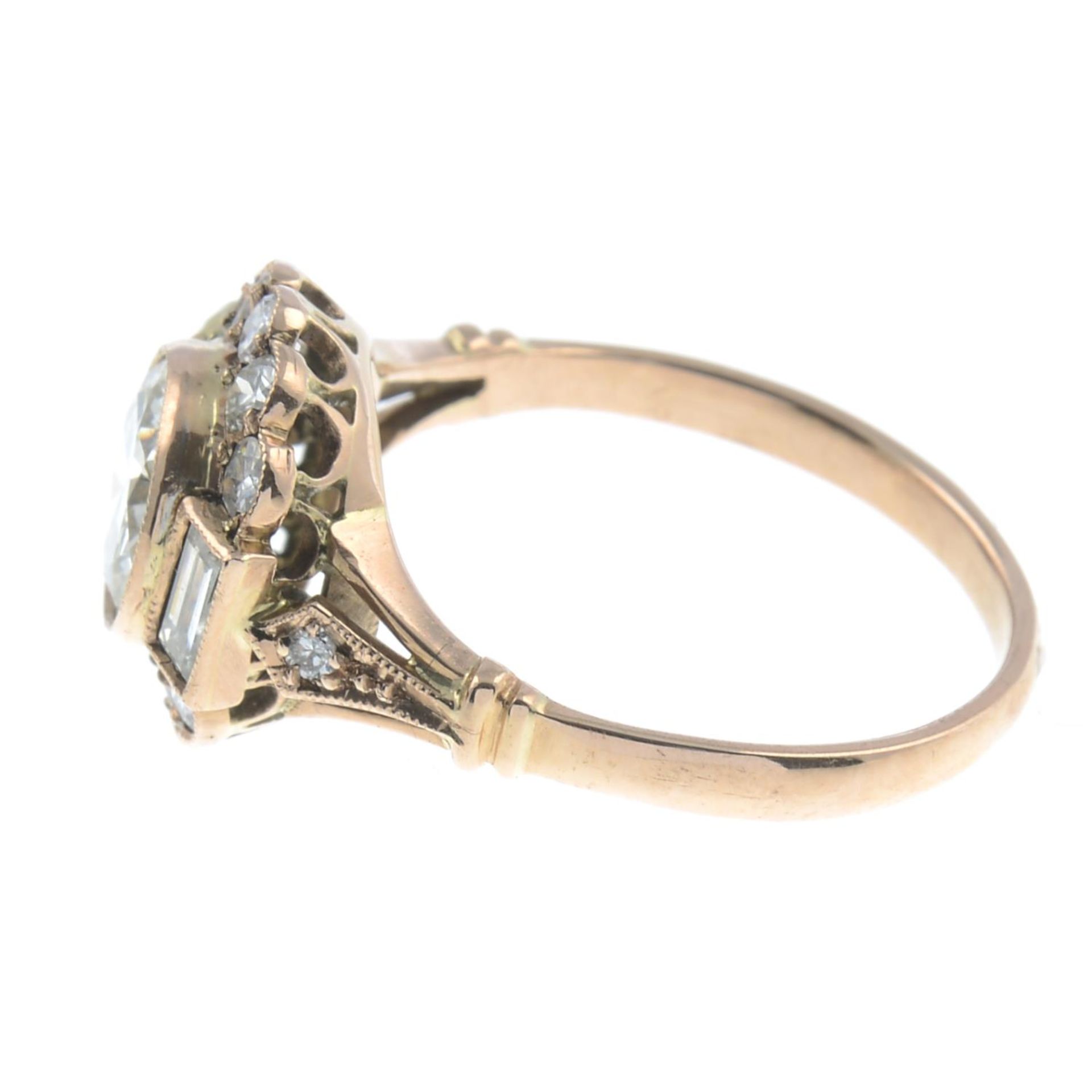 A brilliant-cut diamond cluster ring, - Bild 4 aus 5