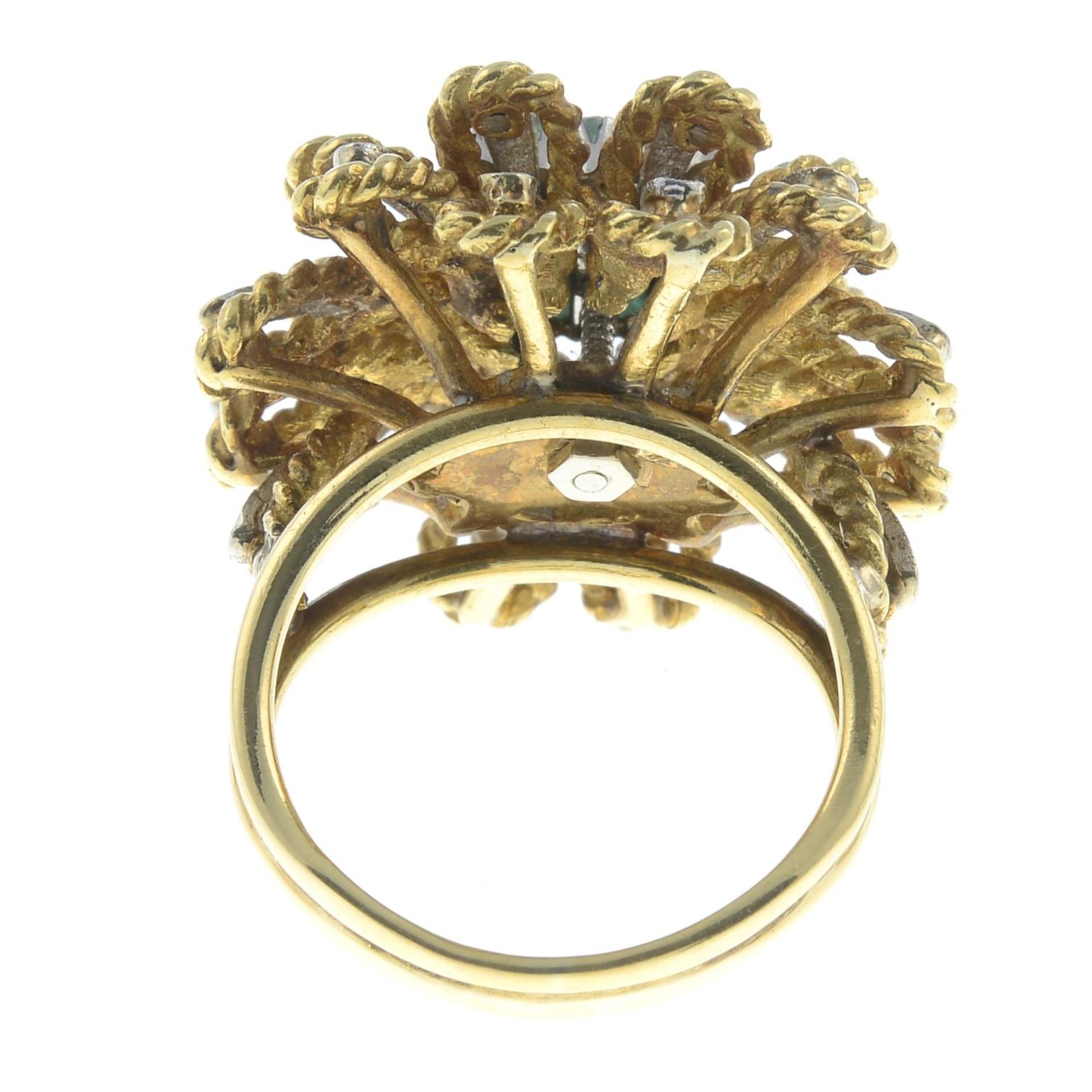 A mid 20th century emerald and diamond bi-colour floral cluster ring. - Image 5 of 5