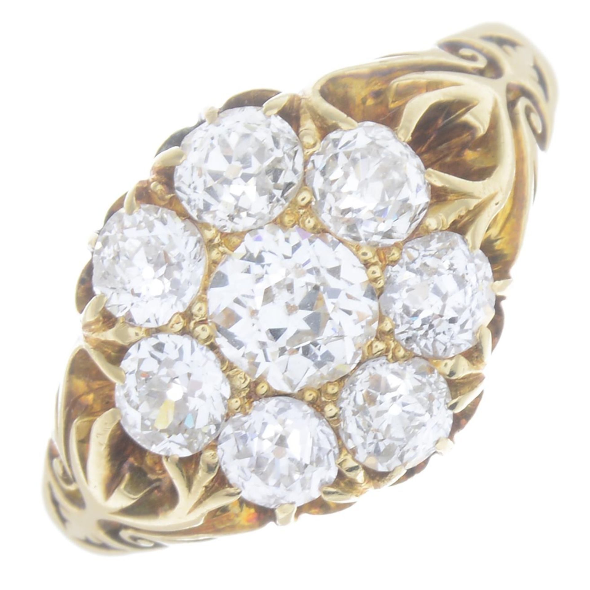 A late Victorian 18ct gold old-cut diamond cluster ring. - Bild 2 aus 5