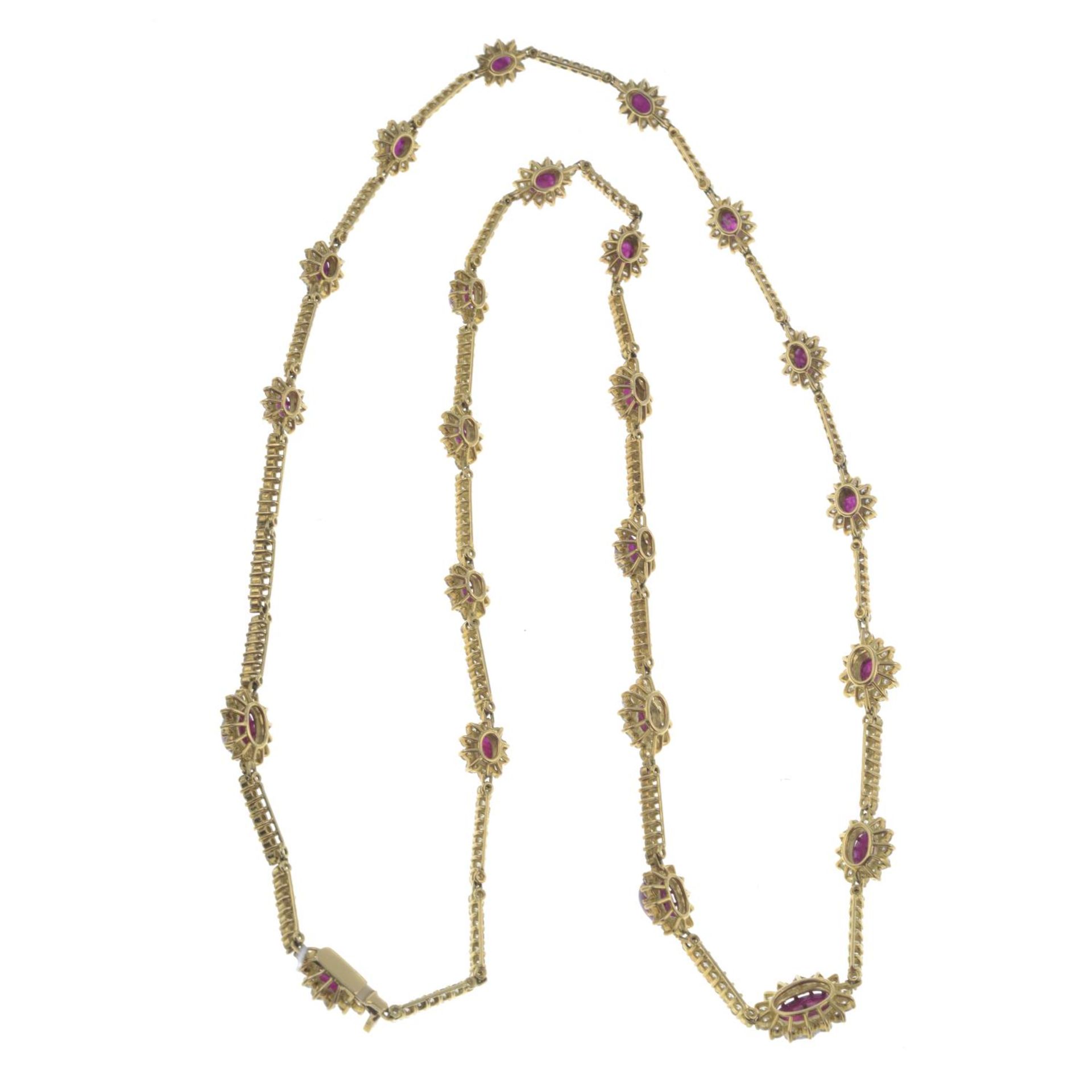 A Burmese ruby cabochon and diamond cluster necklace. - Bild 4 aus 7