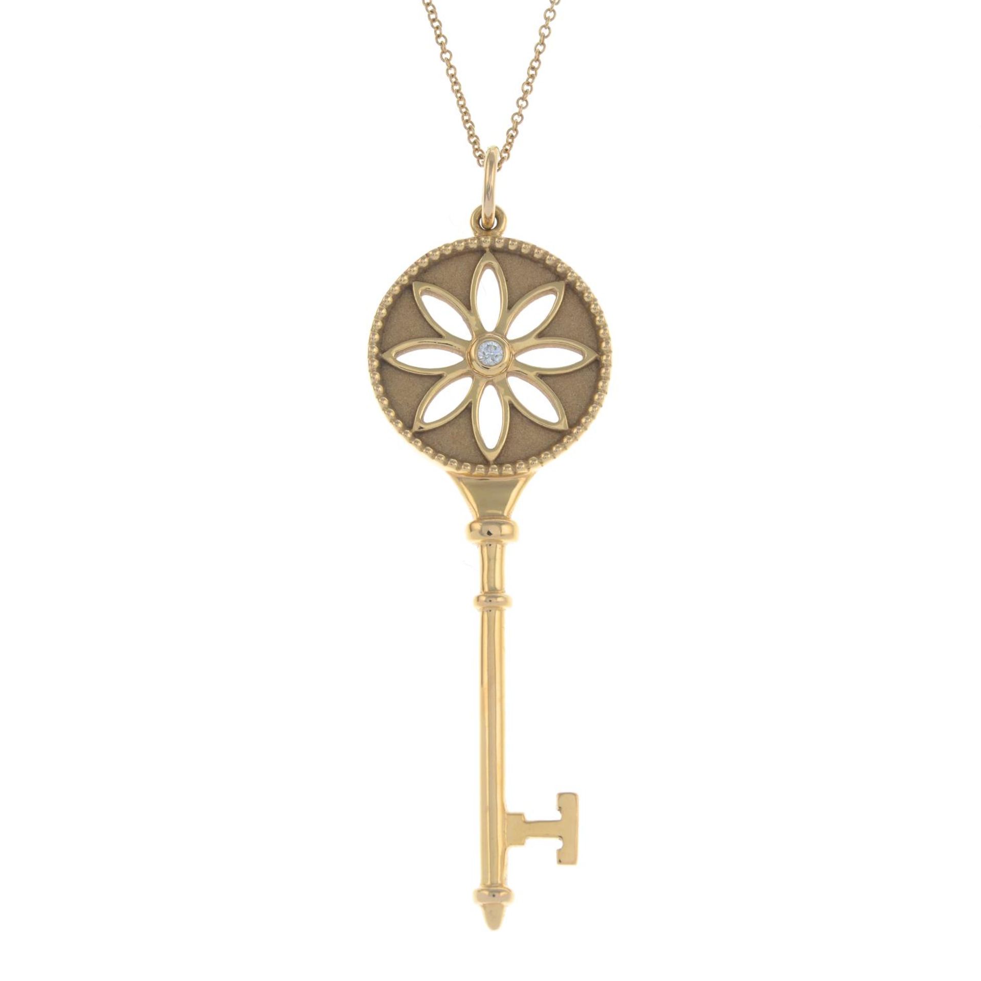 An 18ct gold diamond 'Daisy Key' pendant, - Bild 2 aus 5