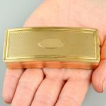 A Georgian 18ct gold snuff box.