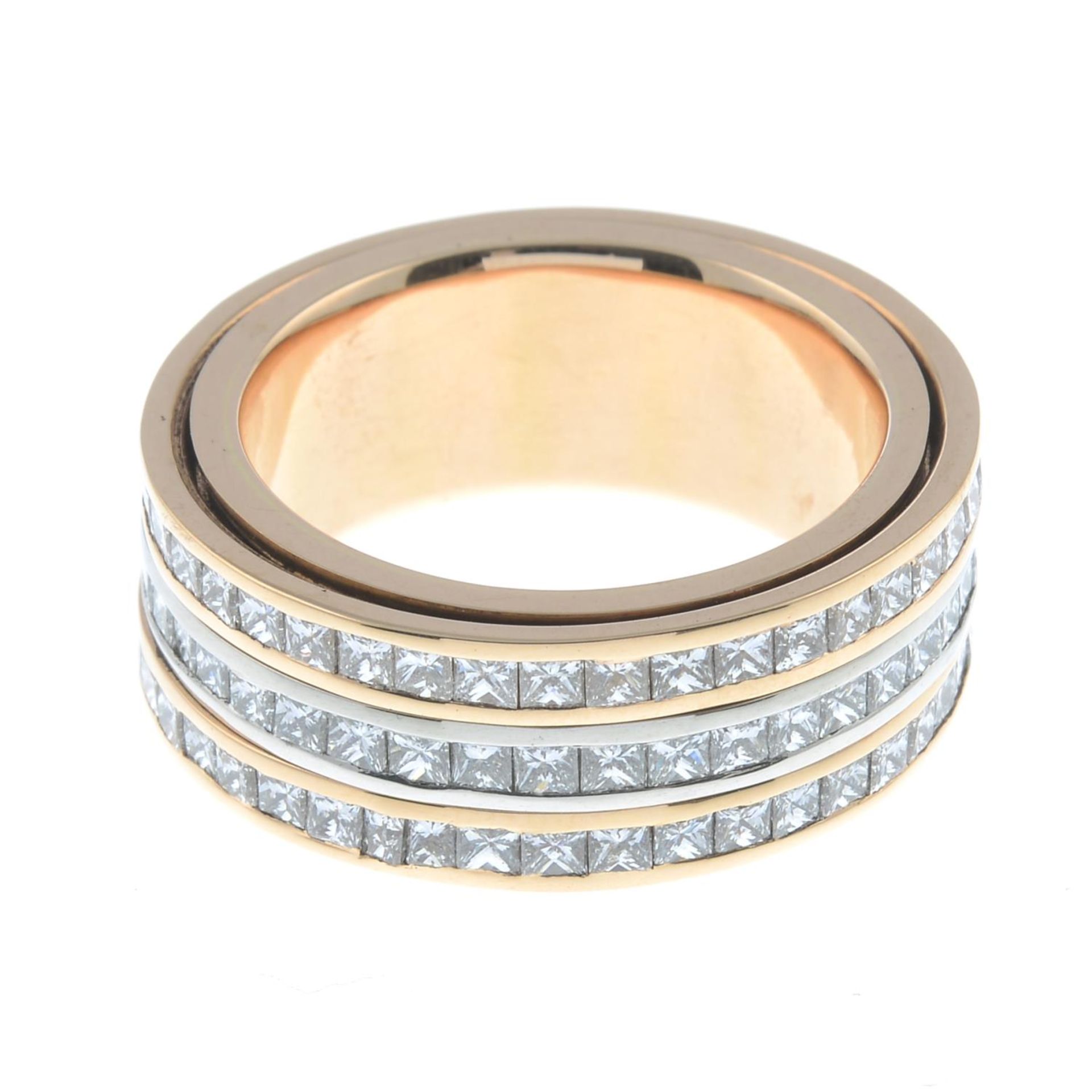 A square-shape diamond three-row rotating band ring.Total diamond weight 5.40cts, - Bild 5 aus 6