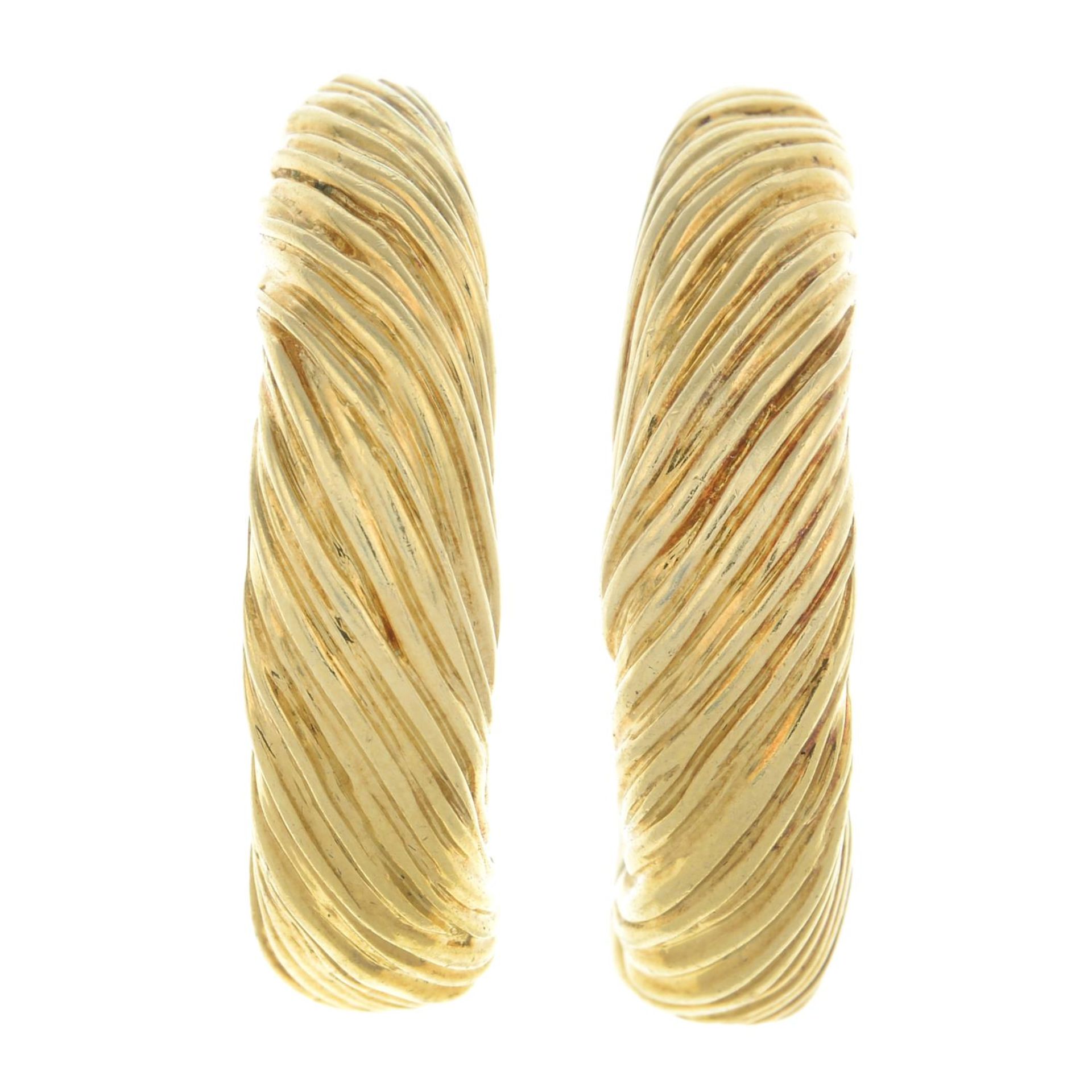 A pair of 1970s 18ct gold hoop earrings, by Kutchinsky. - Bild 2 aus 3