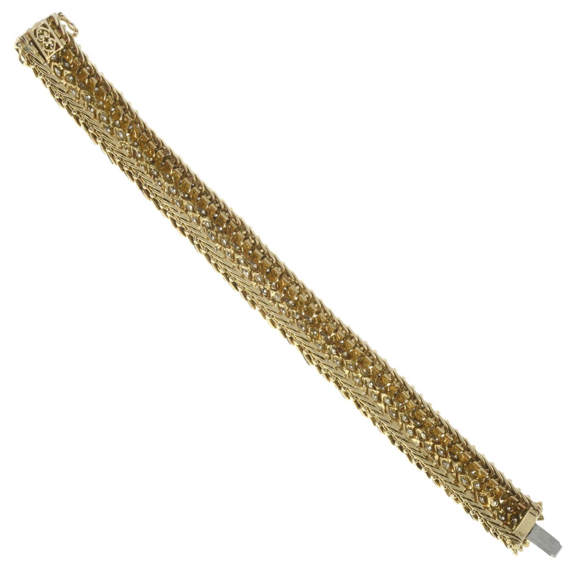 A 1970s 18ct gold diamond bracelet, - Bild 3 aus 4