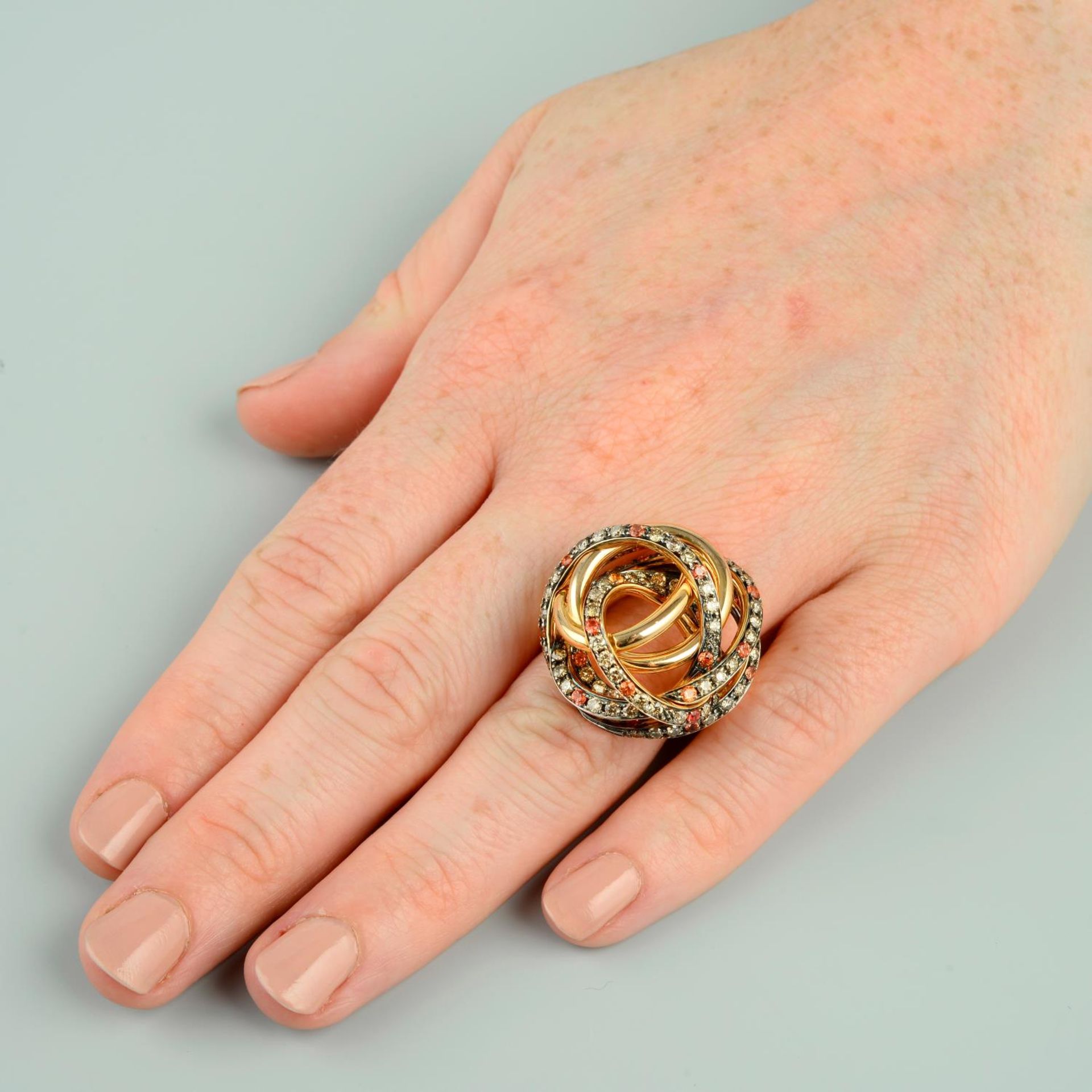 An 18ct gold 'coloured' diamond and orange sapphire 'Matassa' ring, - Bild 3 aus 6