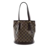 LOUIS VUITTON - a Damier Maris bucket handbag.