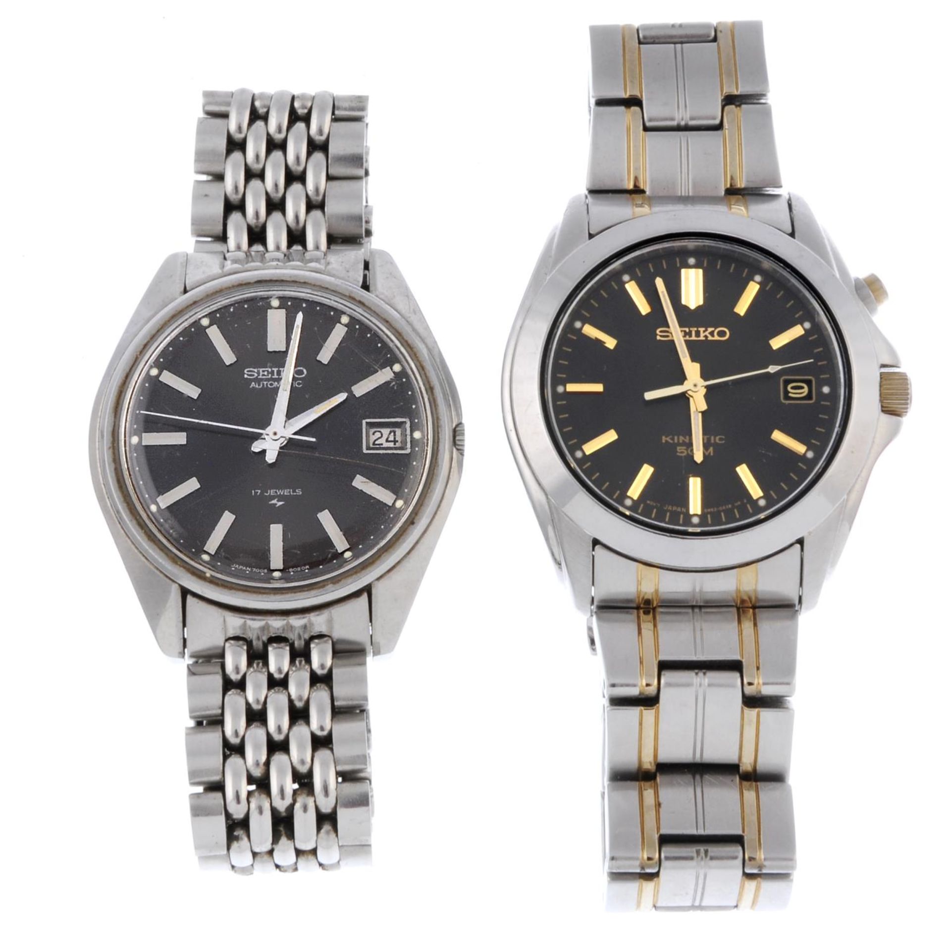 A group of four assorted gentleman's bracelet watches, to include examples by Seiko and a Citizen.
