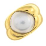 A mabe pearl dress ring.Approximate mabe pearl dimensions 13.4 by 13.5mms.