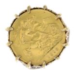 A mounted half sovereign ring, dated 1913.