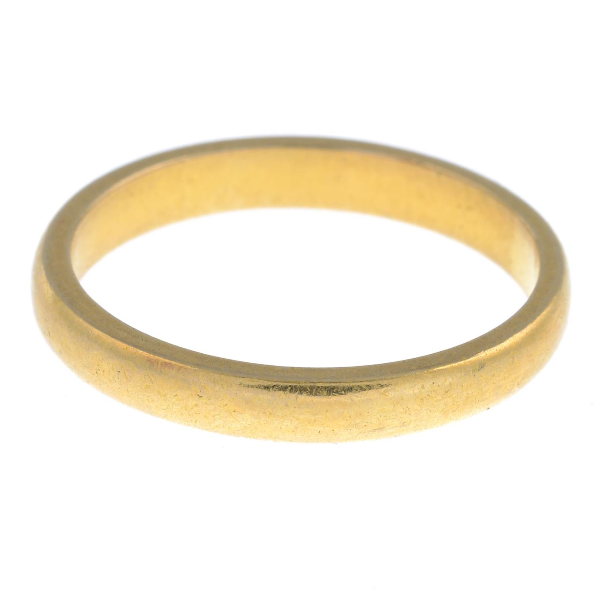 An early 20th century 22ct gold band ring. - Image 2 of 3