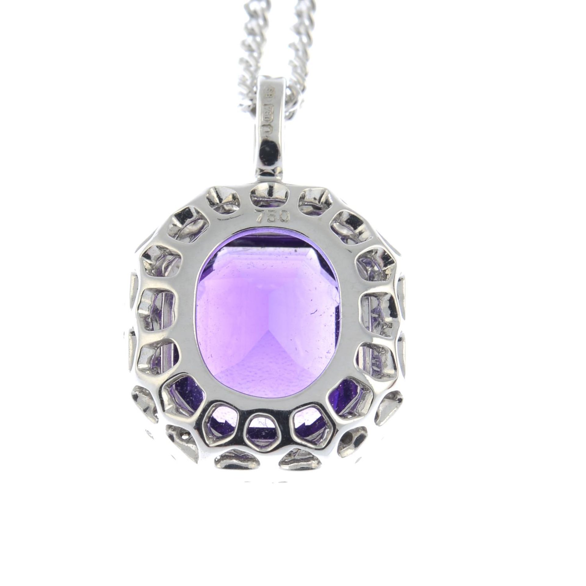 An 18ct gold amethyst and brilliant-cut diamond pendant, - Bild 2 aus 3