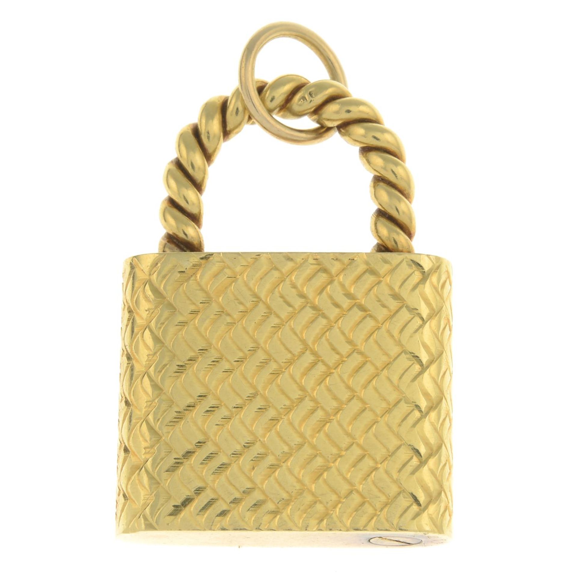 A 1970s 18ct gold padlock pendant, by Cartier.Hallmarks for London, 1977. - Bild 2 aus 4