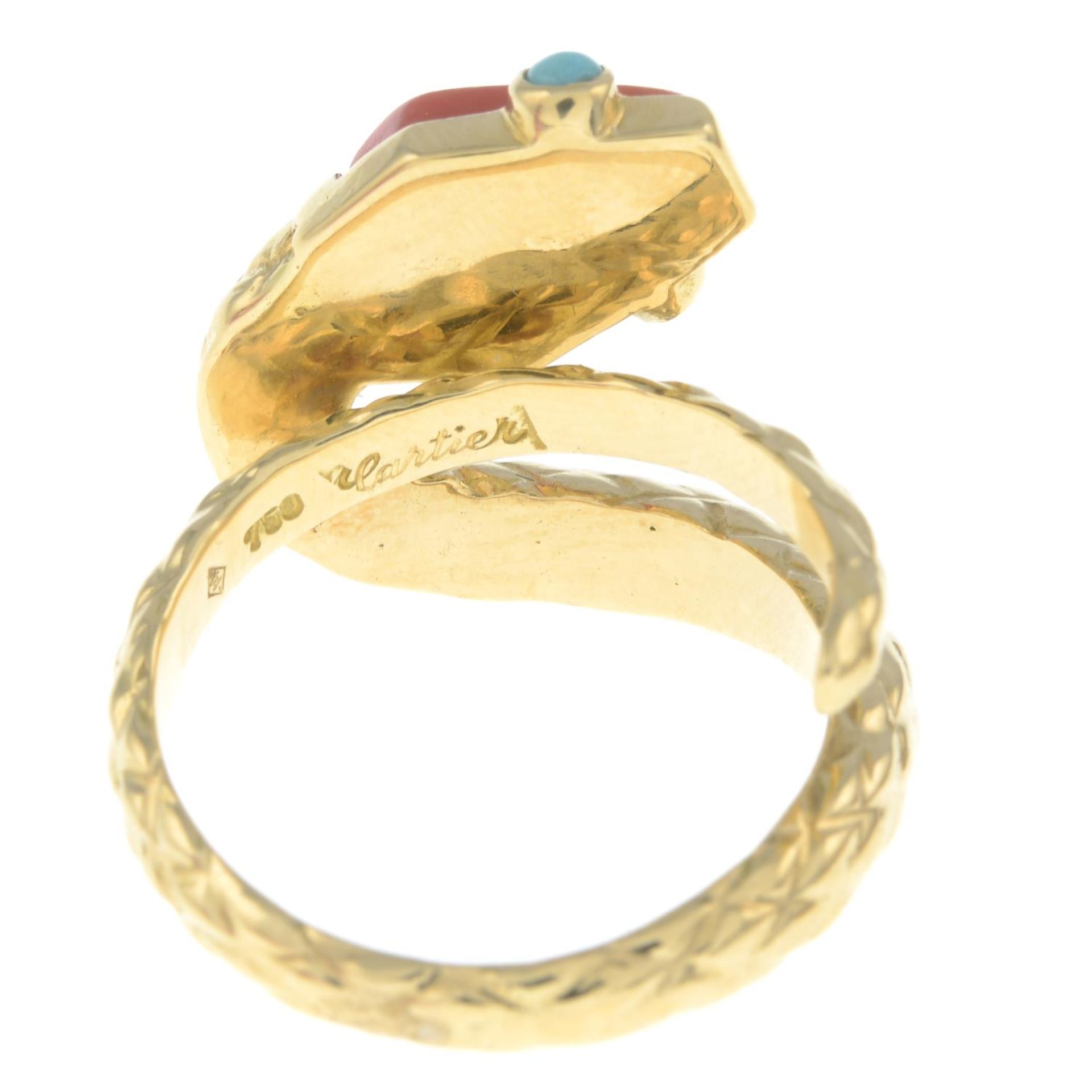 A mid 20th century coral and turquoise snake ring, by Cartier.Stamped 750. - Bild 5 aus 6