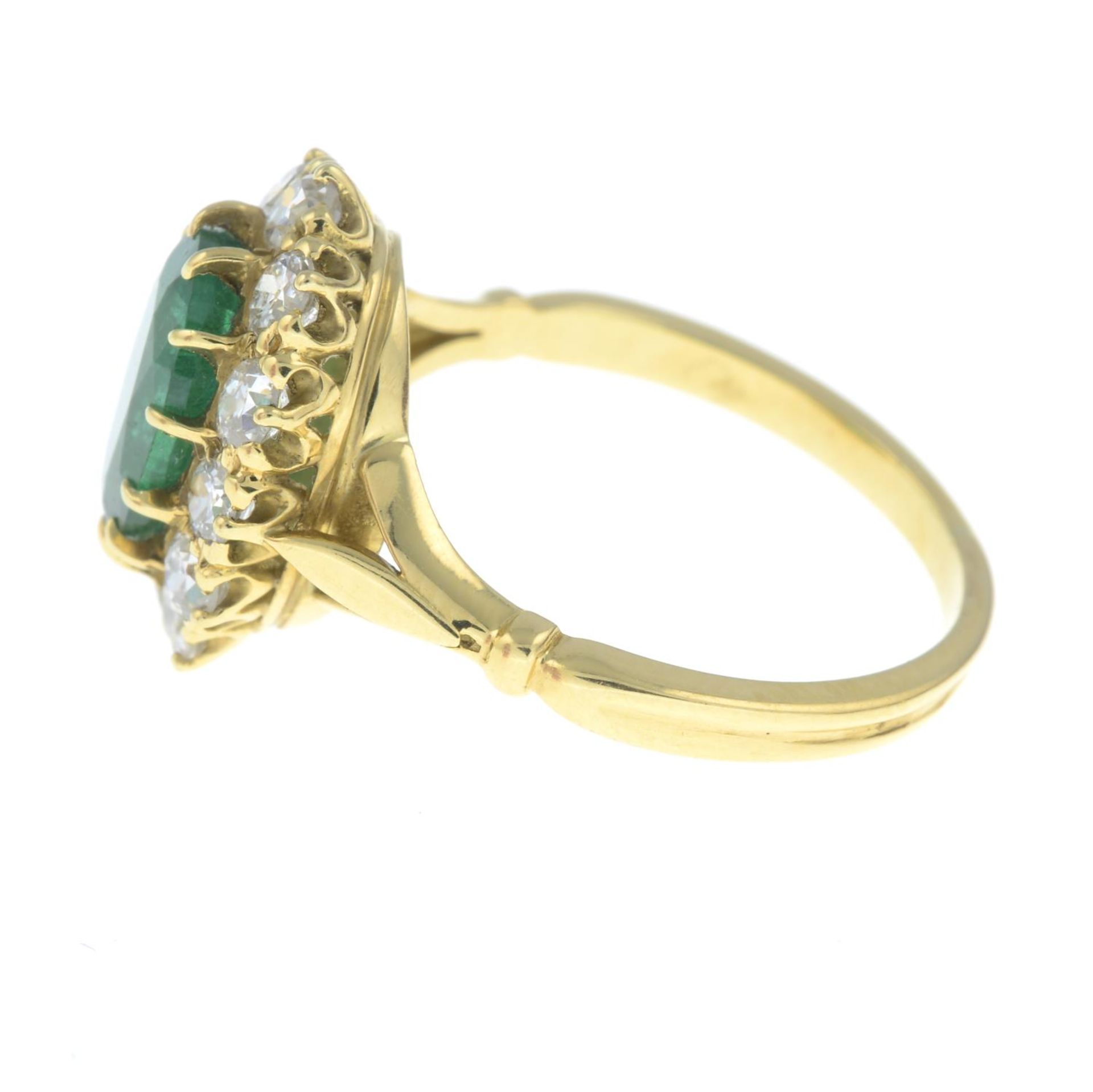 An emerald and old-cut diamond cluster ring. - Bild 3 aus 6