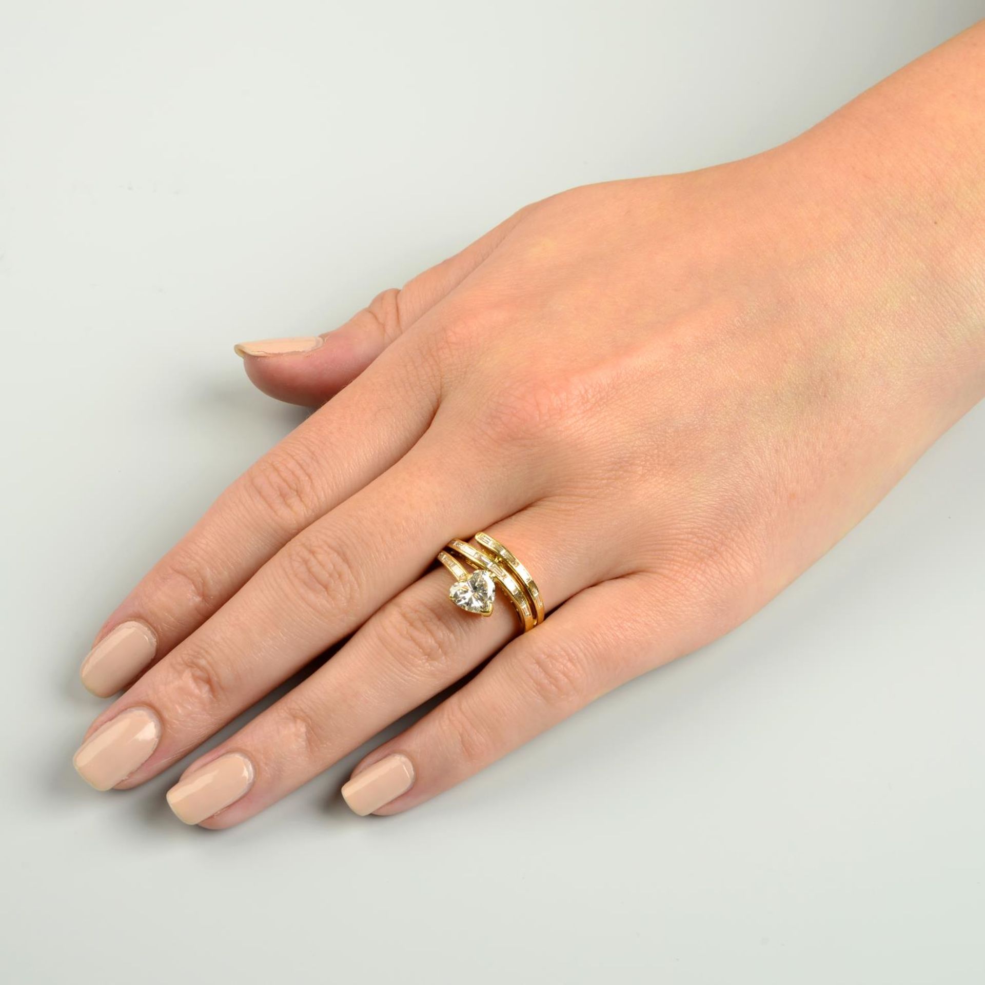 A 1970s 18ct gold stylised snake ring, - Bild 4 aus 6