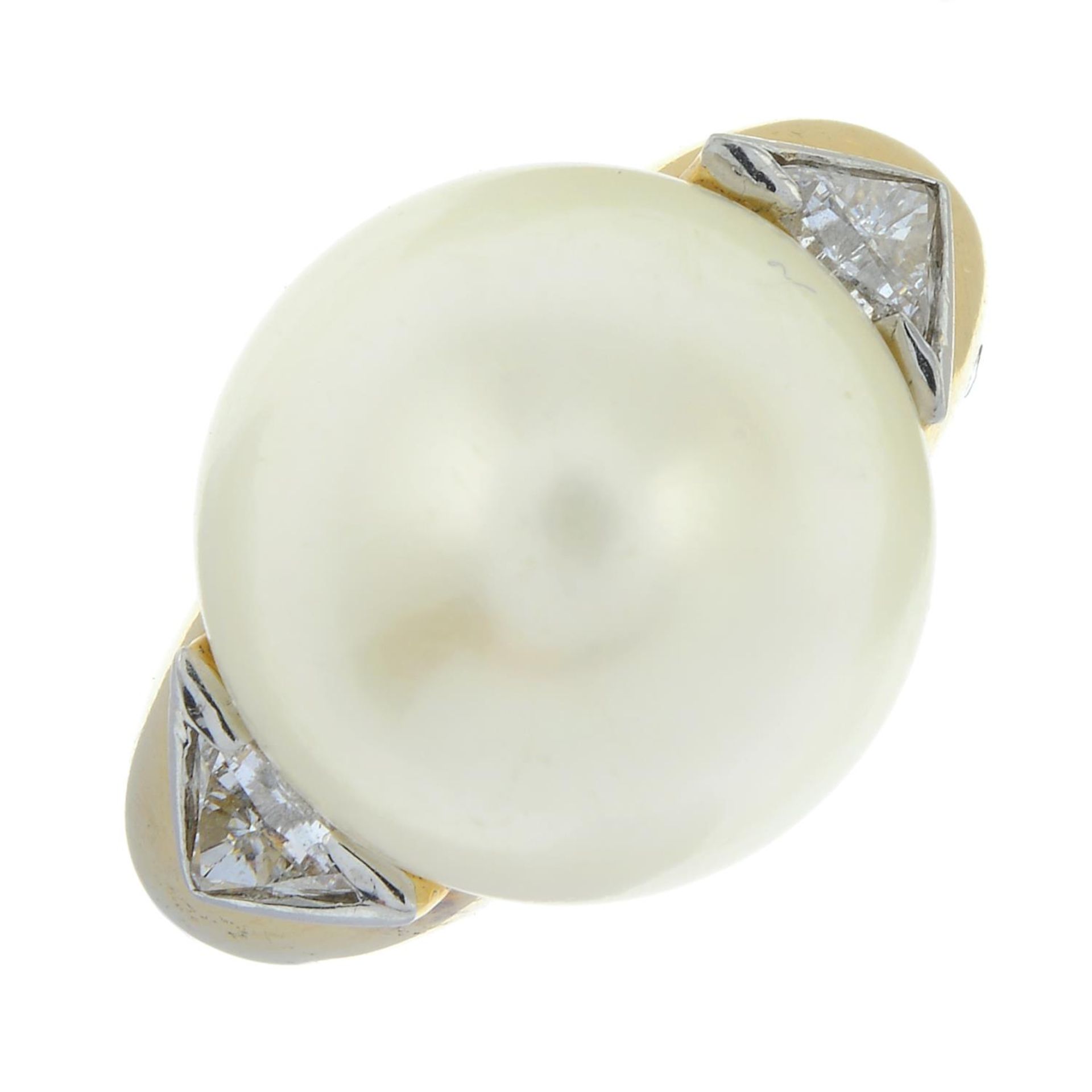 A cultured pearl and diamond dress ring, by Christine Escher. - Bild 2 aus 6