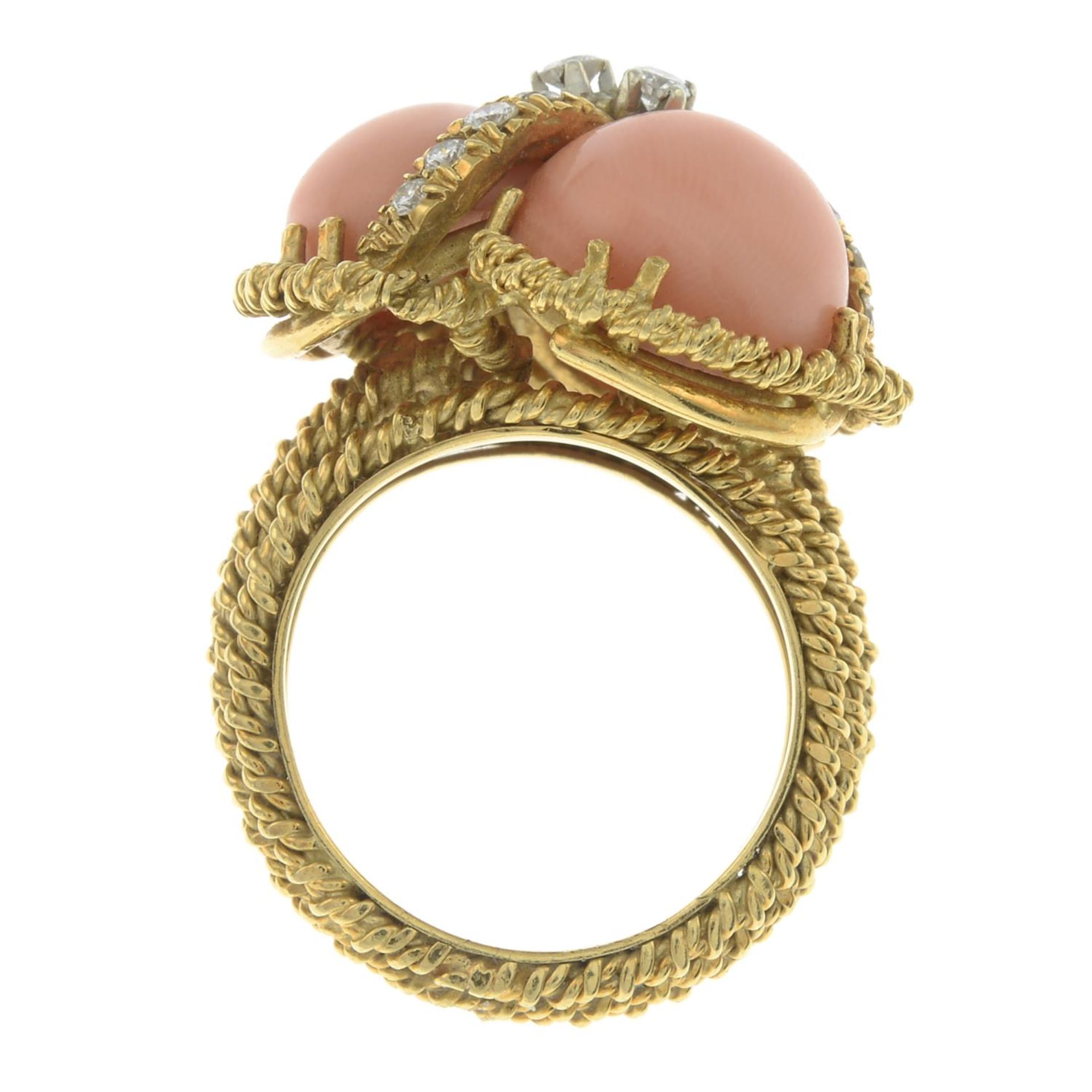 A 1970s coral and diamond dress ring, - Bild 3 aus 6